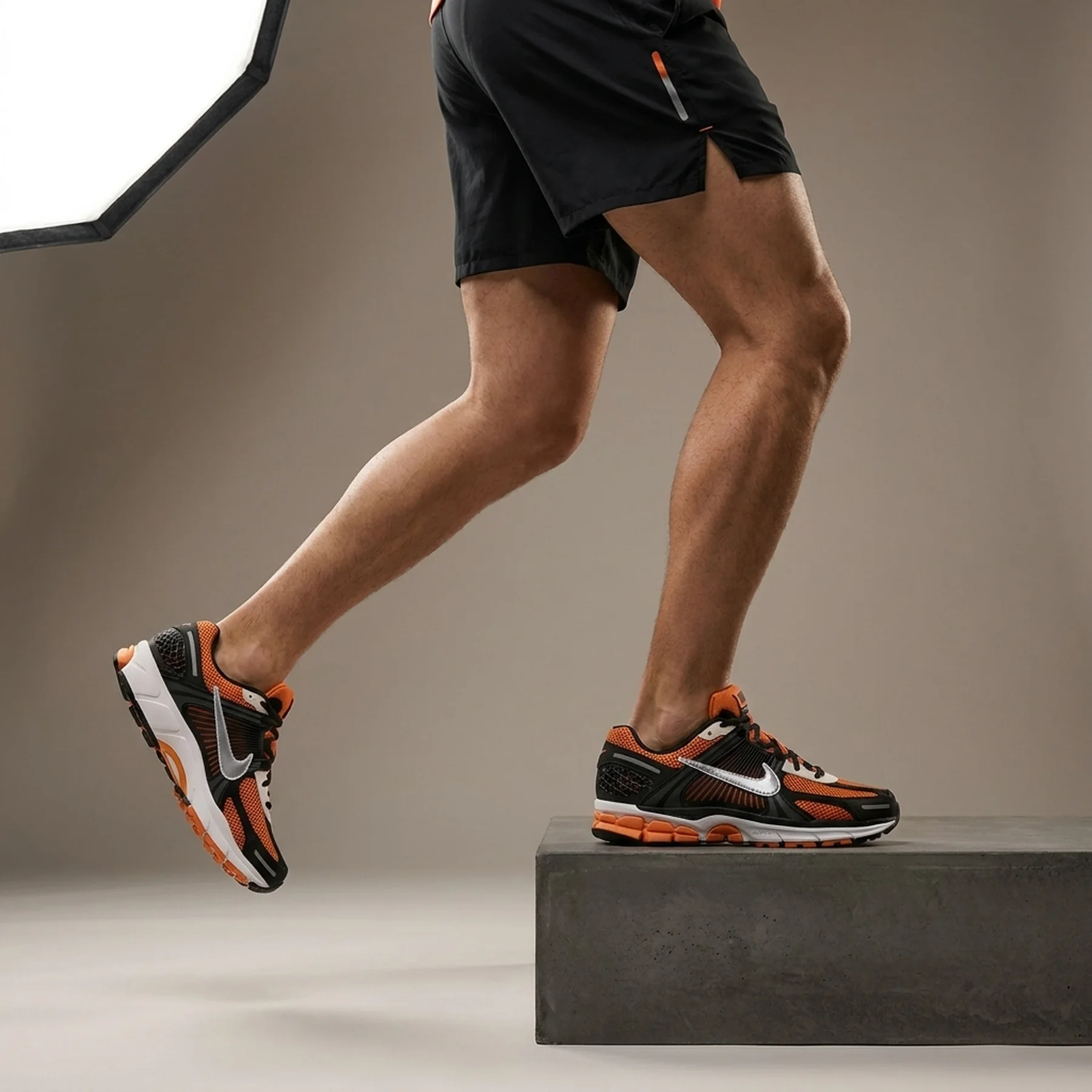 Кросівки чоловічі Nike Zoom Vomero 5 Black/Orange (IF6211-700)