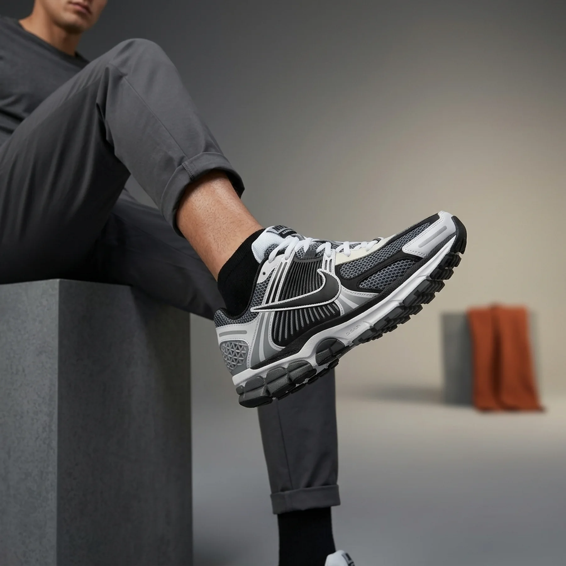 Кросівки чоловічі Nike Zoom Vomero 5 Dark Grey (CI1694-001)