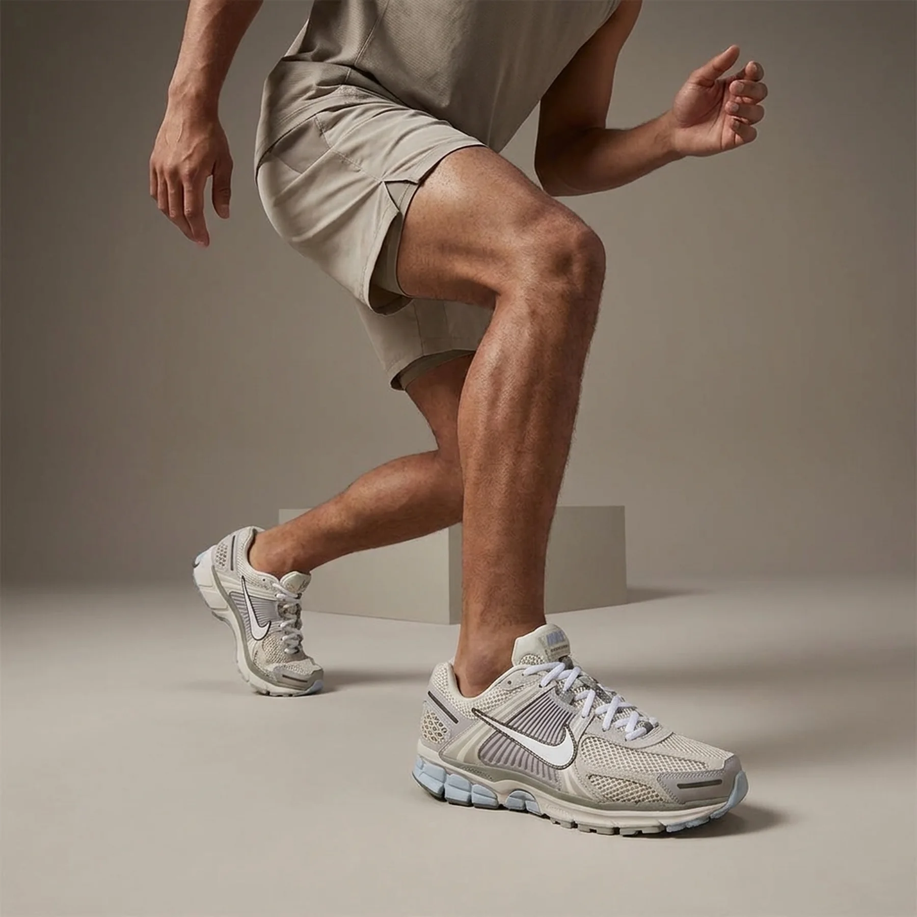 Кросівки чоловічі Nike Zoom Vomero 5 (FZ3653-104)