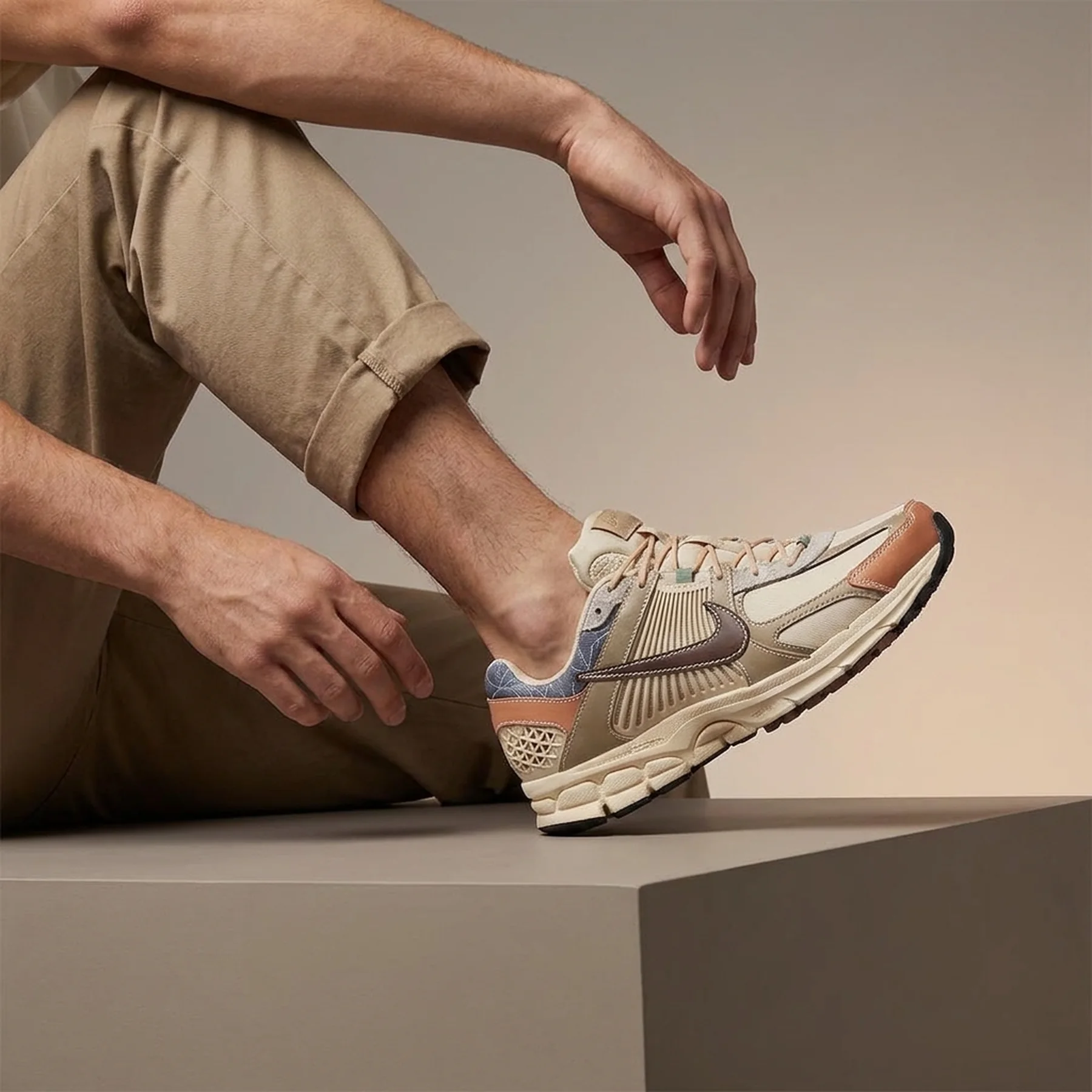 Кросівки чоловічі Nike Zoom Vomero 5 (FZ5051-121)