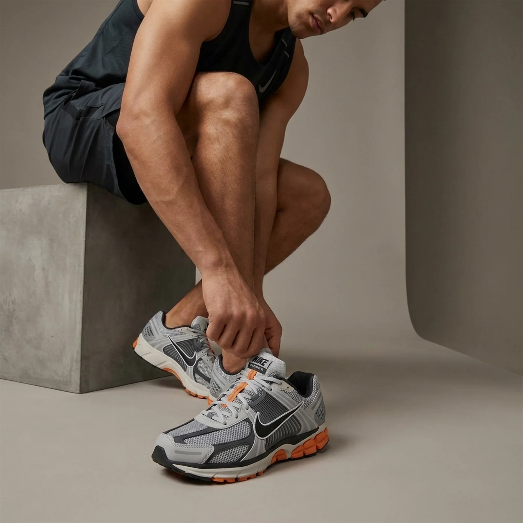 Кросівки чоловічі Nike Zoom Vomero 5 Grey (FJ4151-002)