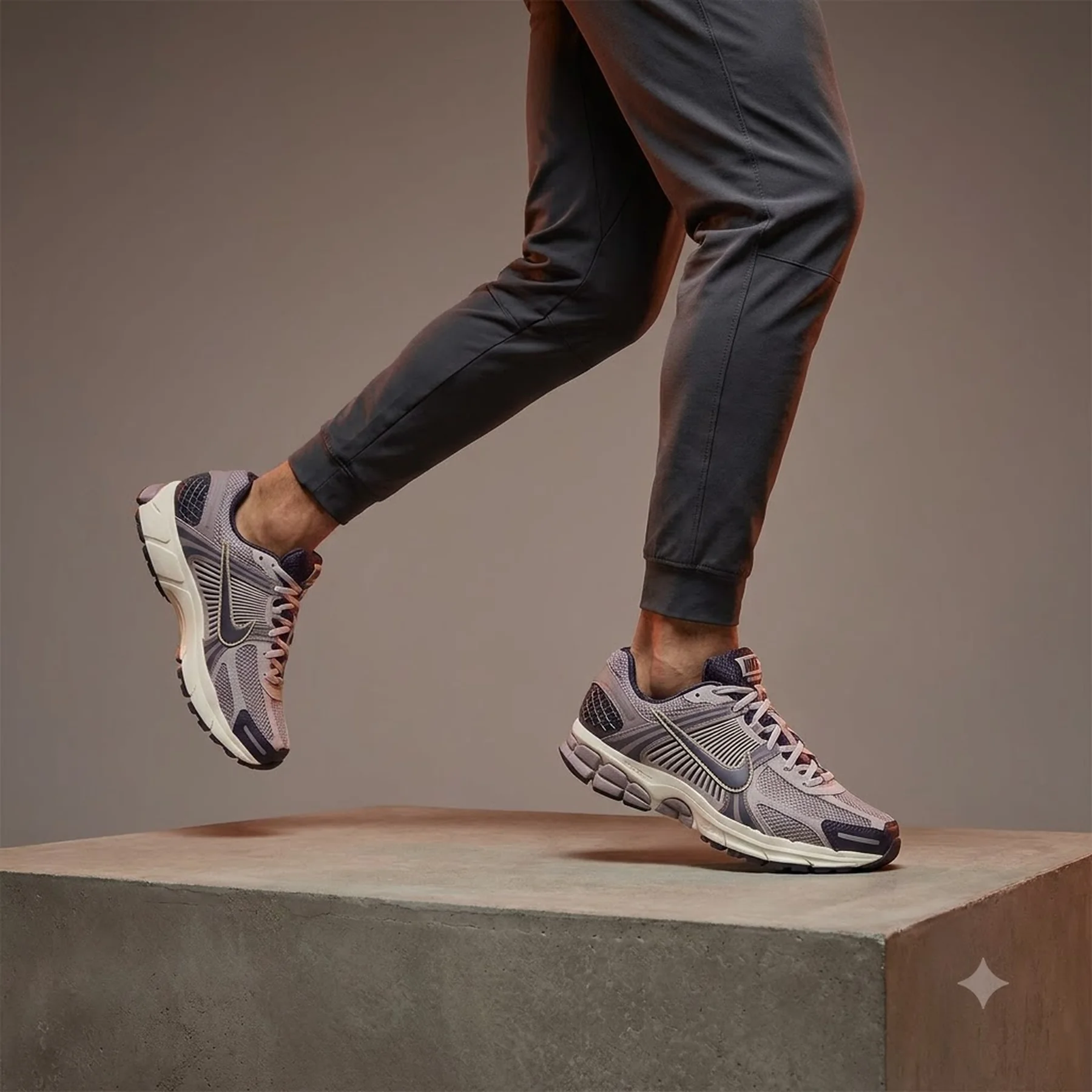 Кросівки чоловічі Nike Zoom Vomero 5 (HQ3643-019)