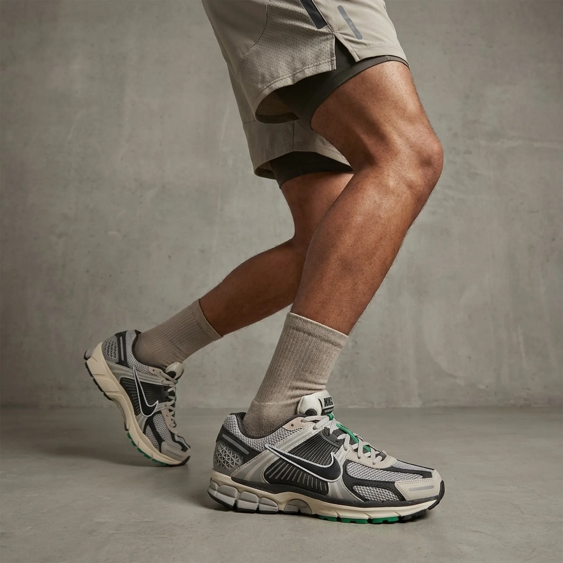 Кросівки чоловічі Nike Zoom Vomero 5 Se (IB2988-001)