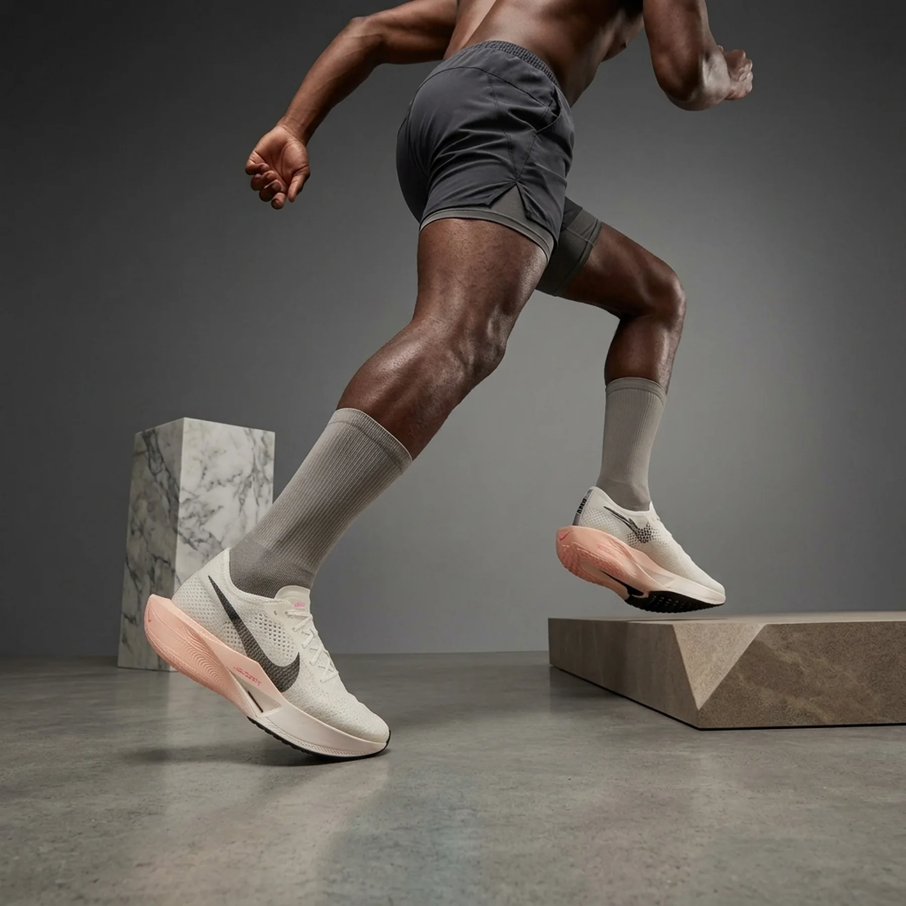 Кросівки чоловічі Nike Zoomx Invincible Run 3 (DV4129-103)