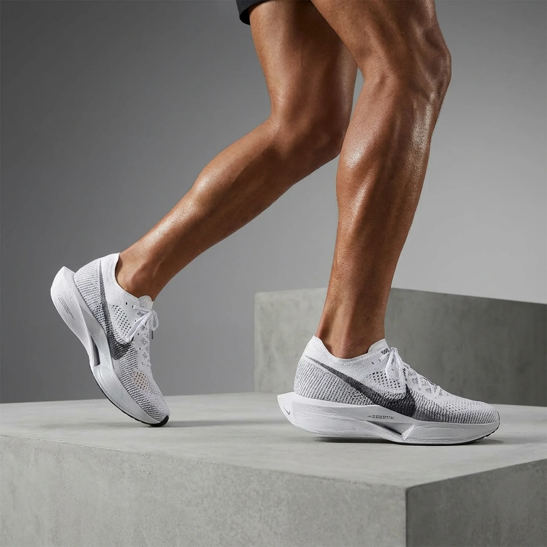 Кросівки чоловічі Nike Zoomx Vaporfly (DV4129-100)