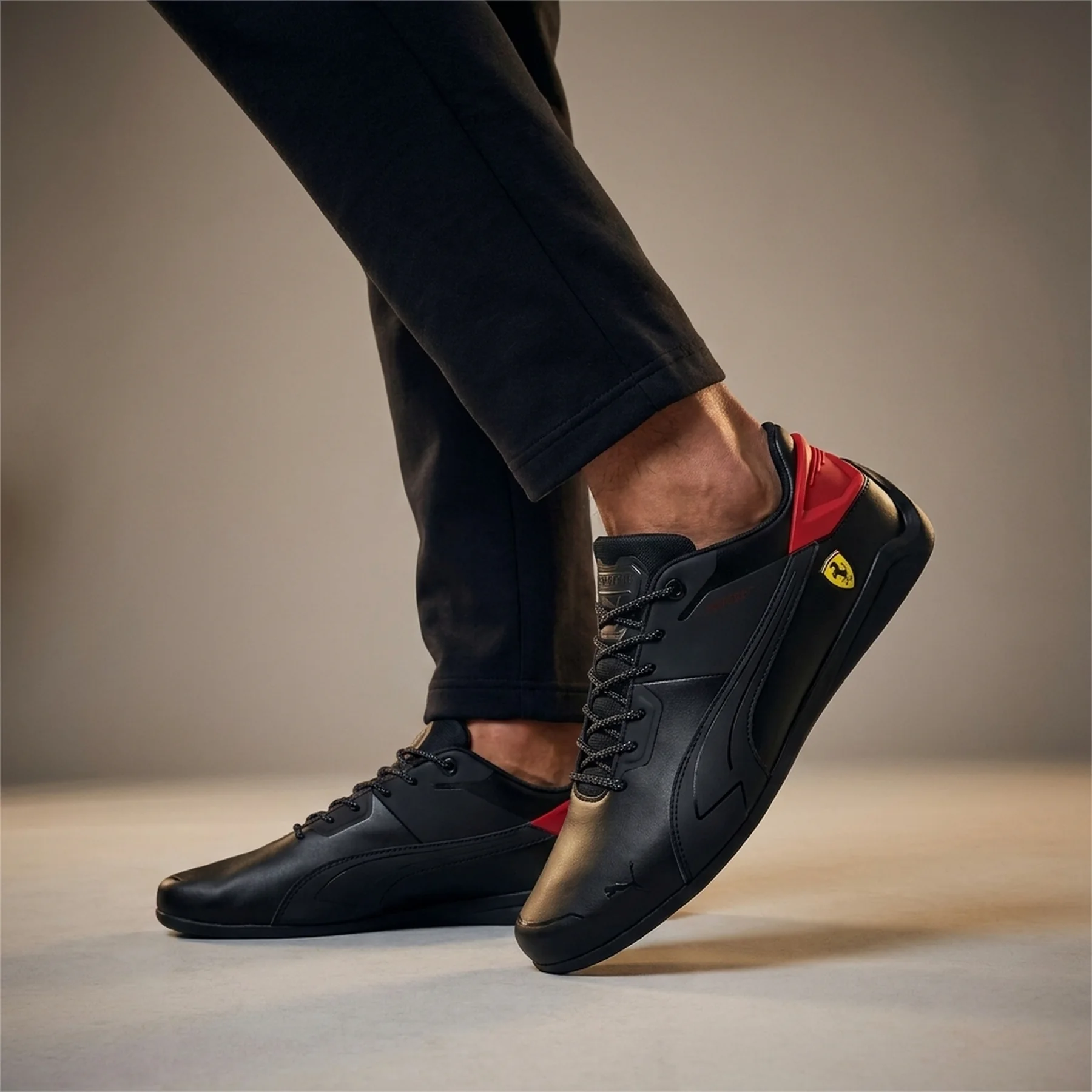 Кросівки чоловічі Puma Ferrari Drift Cat Delta (306860-01)