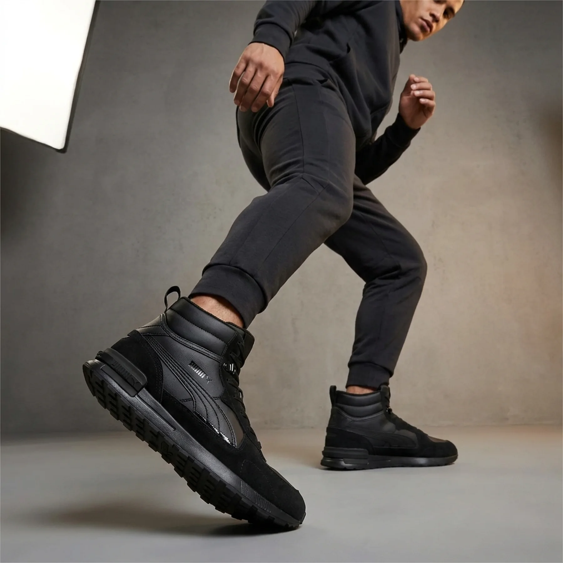 Кросівки чоловічі Puma Graviton Mid (383204-01)