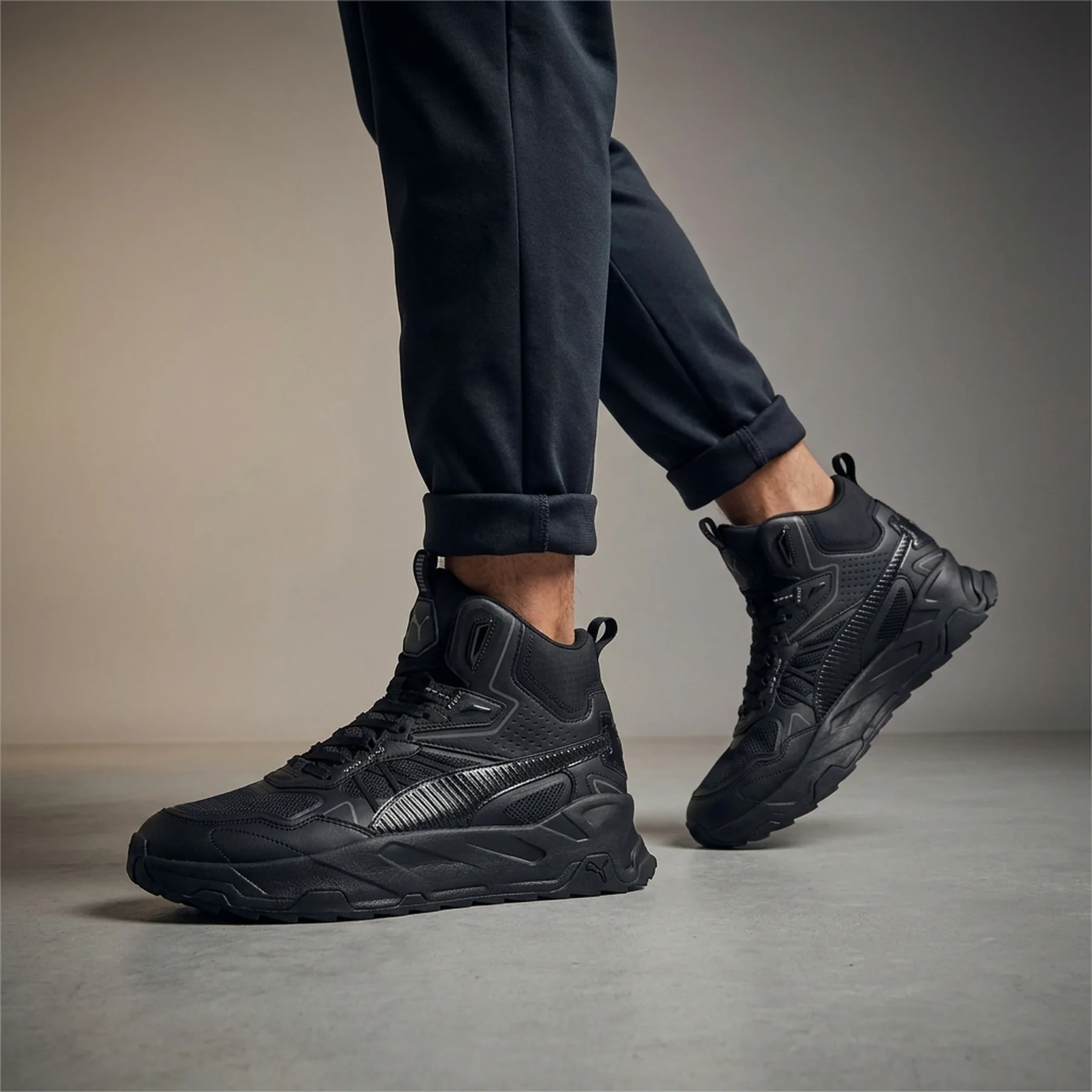 Кросівки чоловічі PUMA TRINITY MID HYBRID