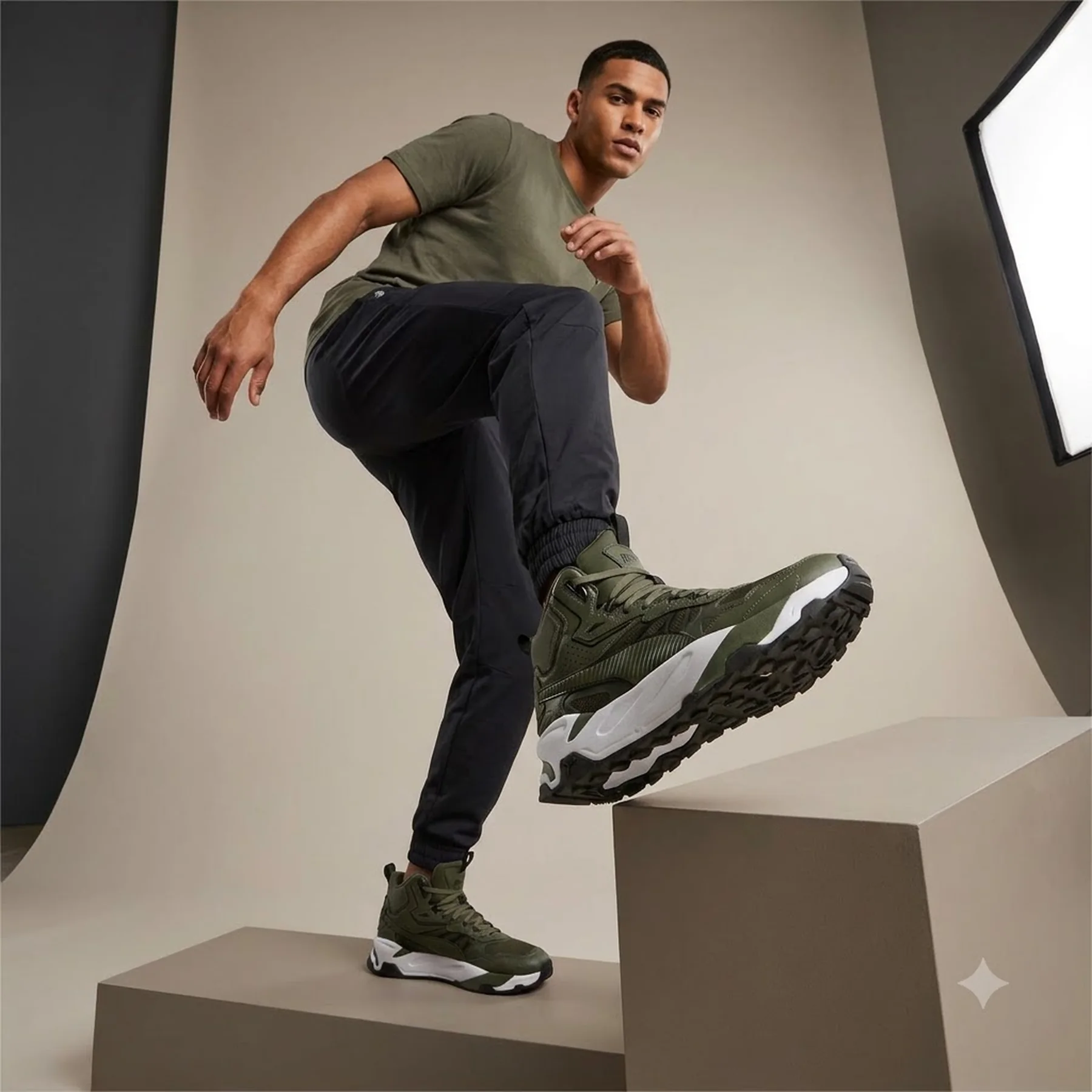 Кросівки чоловічі PUMA TRINITY MID HYBRID
