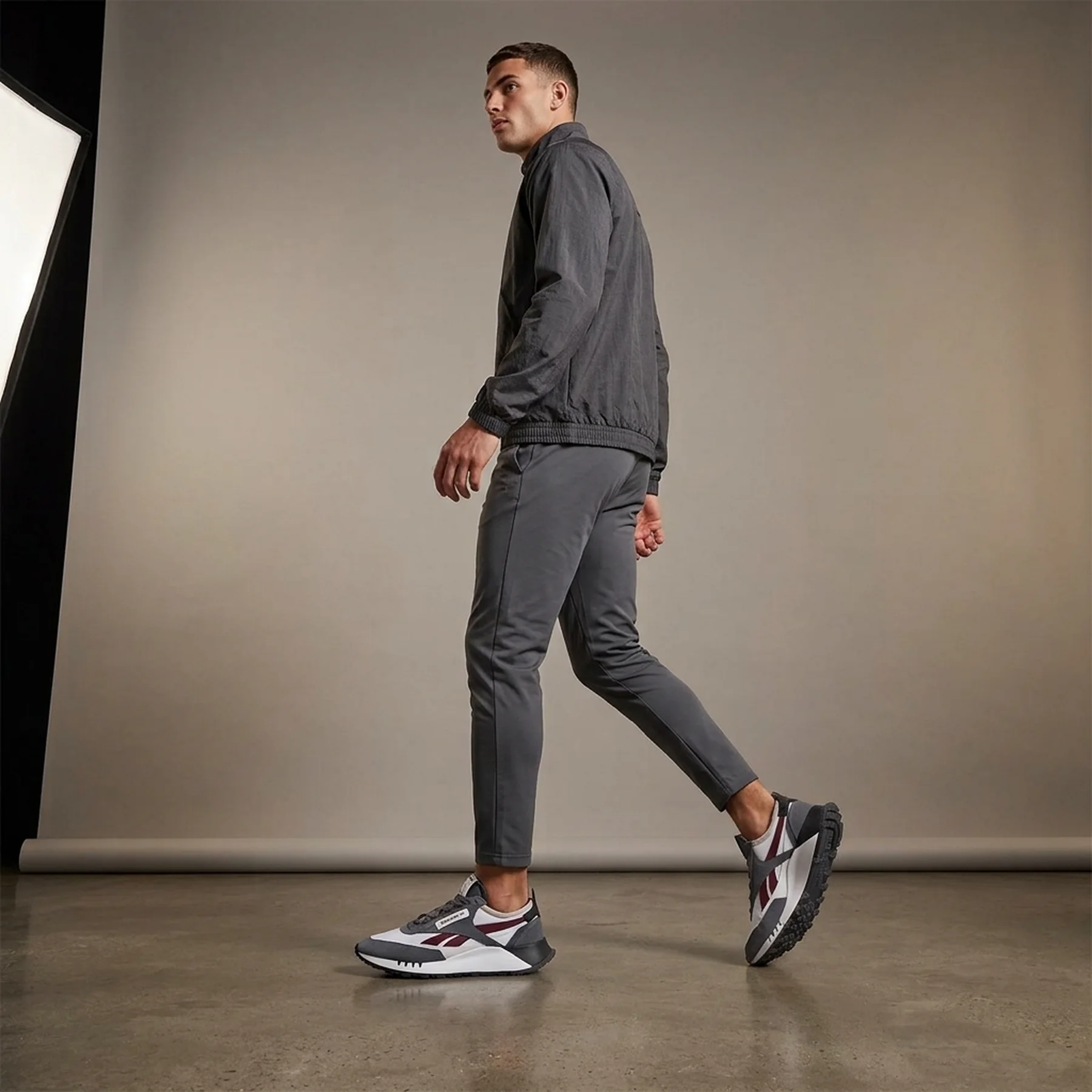 Кросівки чоловічі Reebok Cl Leather Legacy Cold Grey/White (FY7748)
