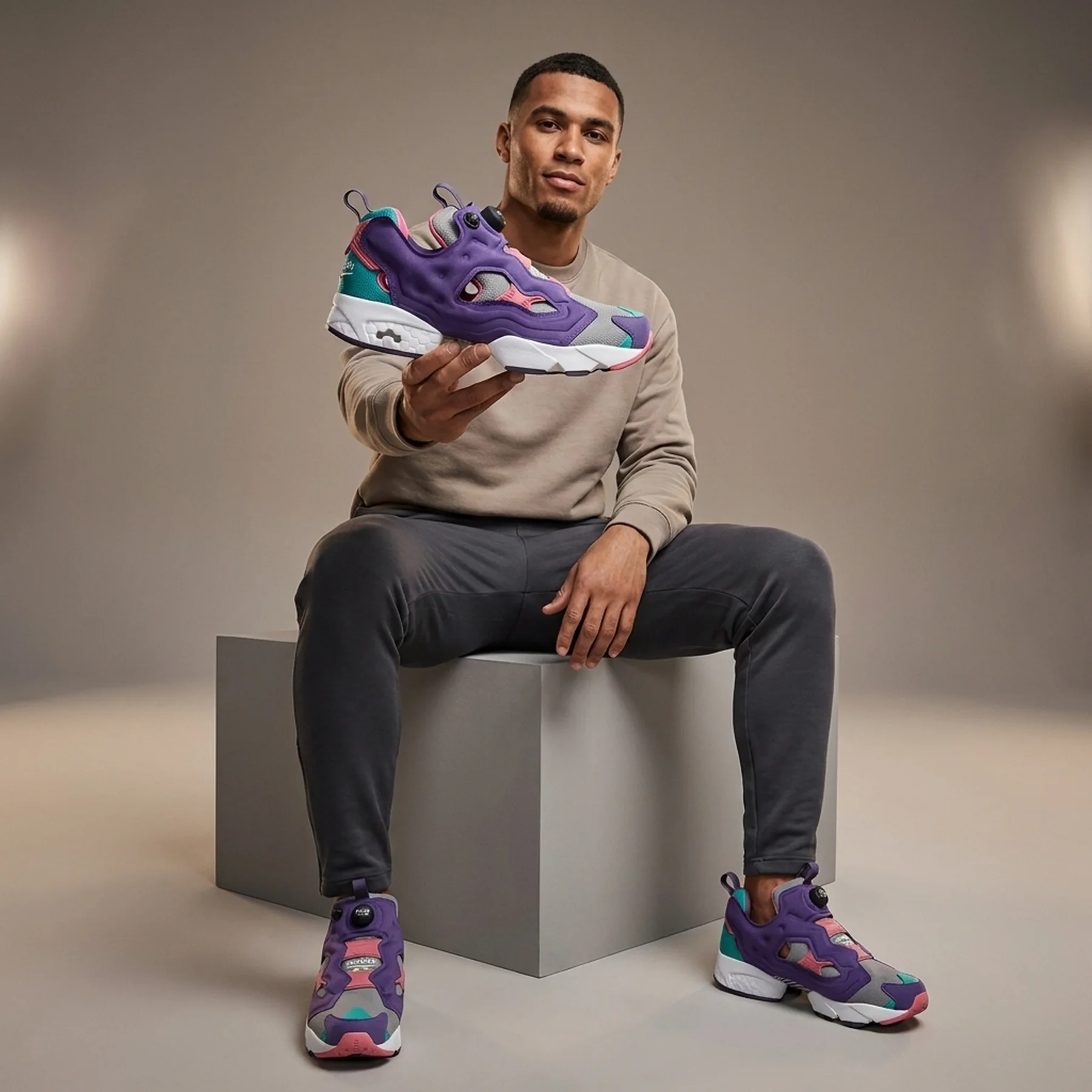 Кросівки чоловічі Reebok Insta Pump Multi/Multi (RMIA06AC99FAB0012840)