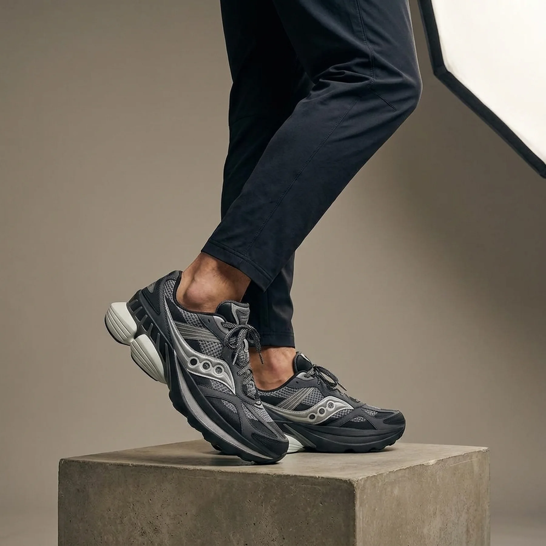 Кросівки чоловічі Saucony Grid NXT 'Dark Grey Silver'
