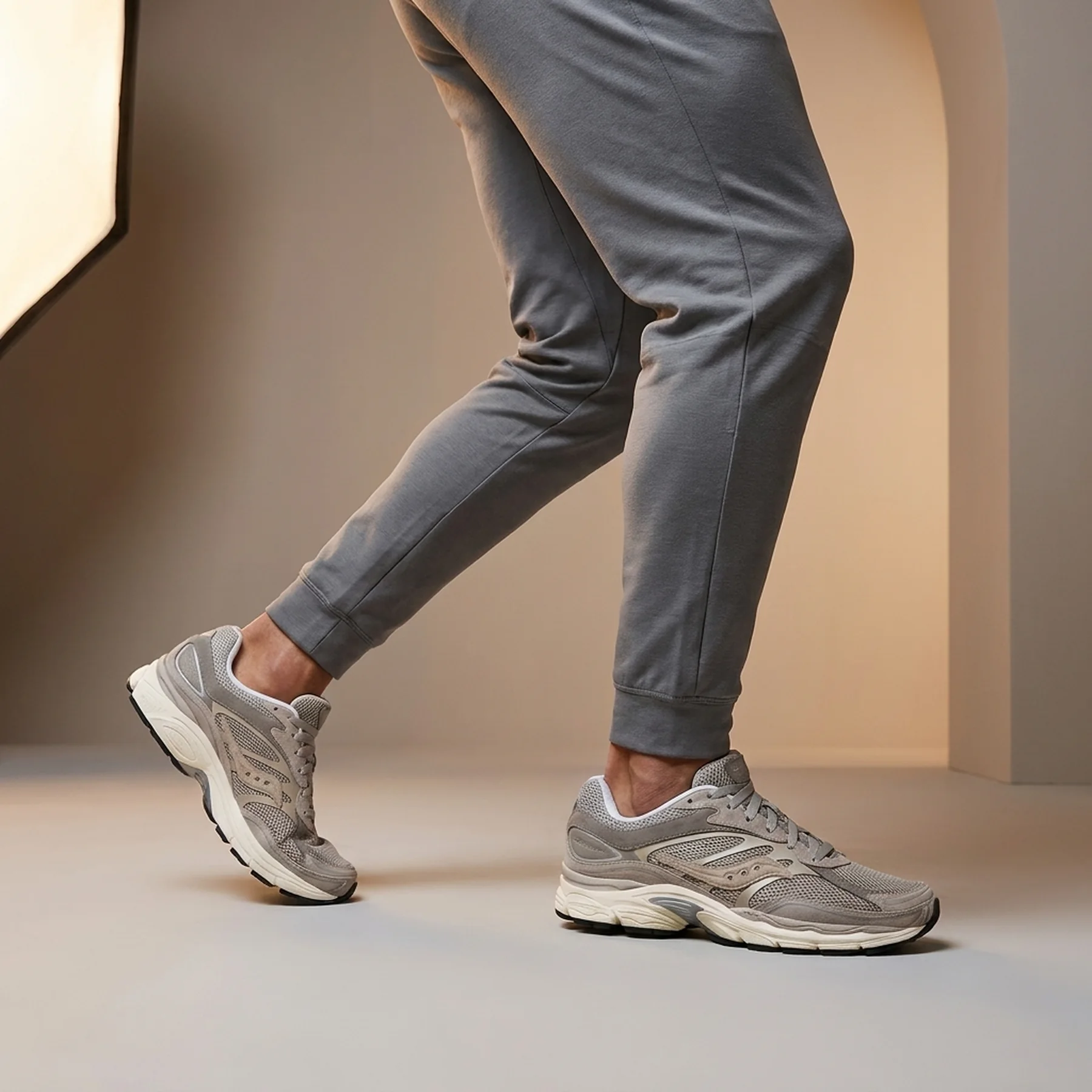 Кросівки чоловічі Saucony ProGrid Omni 9 'Grey'