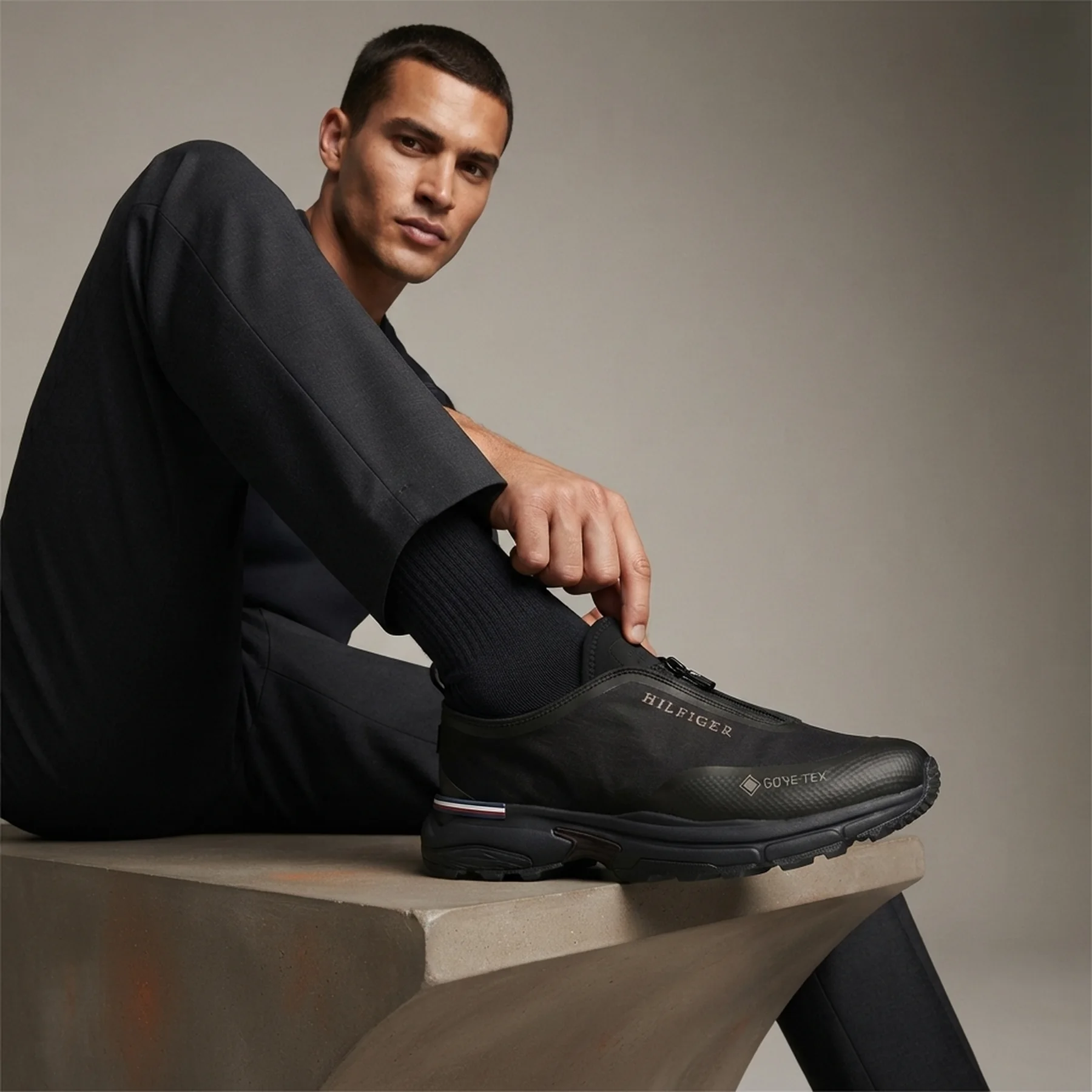 Кросівки чоловічі Tommy Hilfiger Runner Zip Gore Tex Black (FM0FM05223)