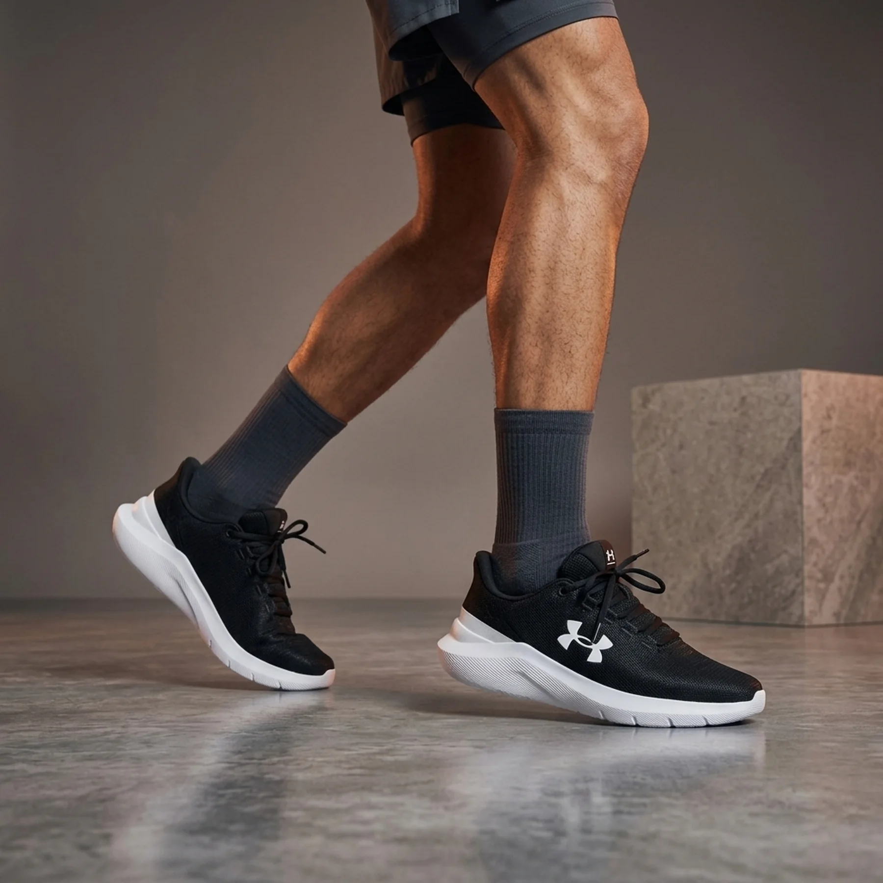 Кросівки чоловічі Under Armour Phade Rn 3 Lace-Up (3028252-001)