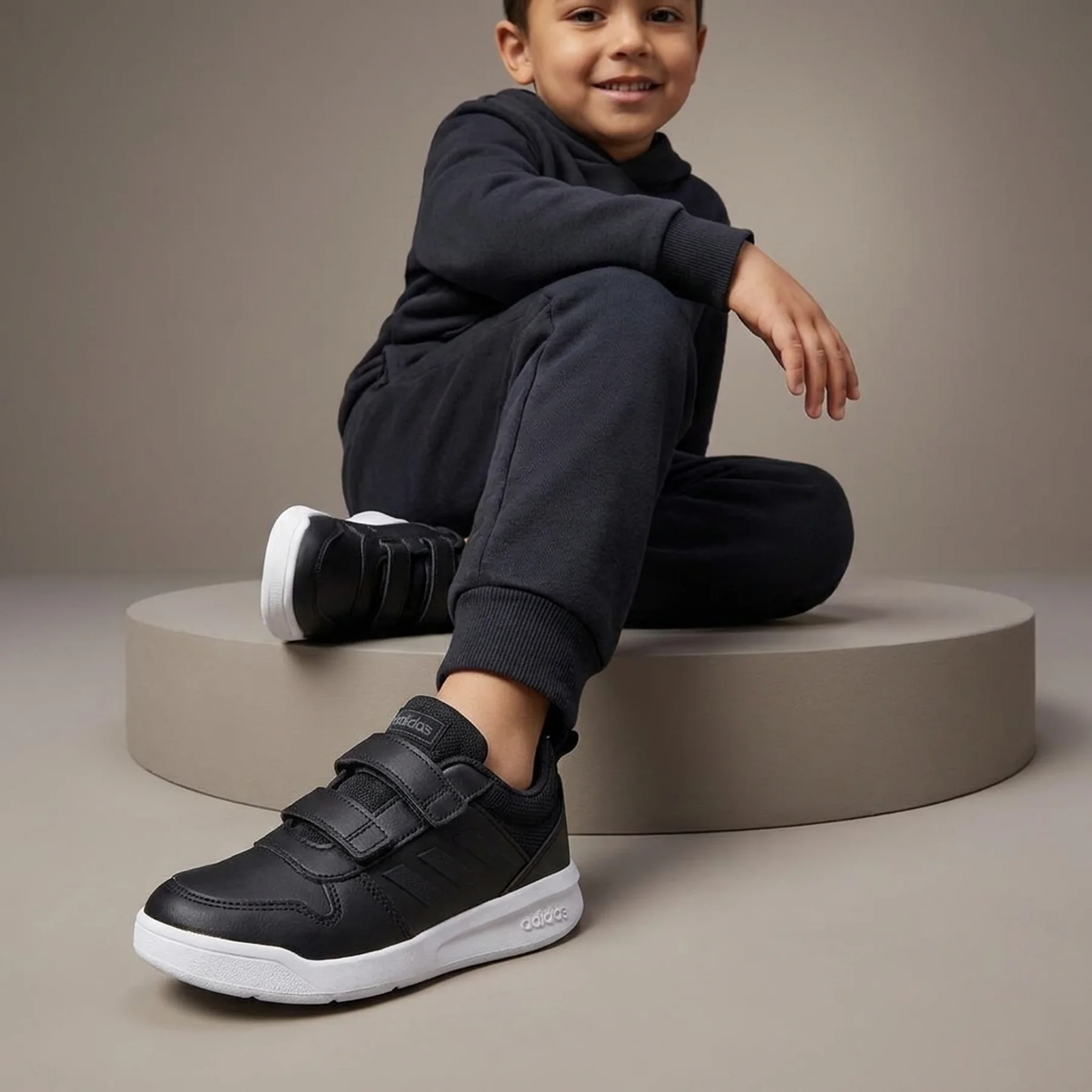 Кросівки дитячі Adidas Tensaur (S24032)