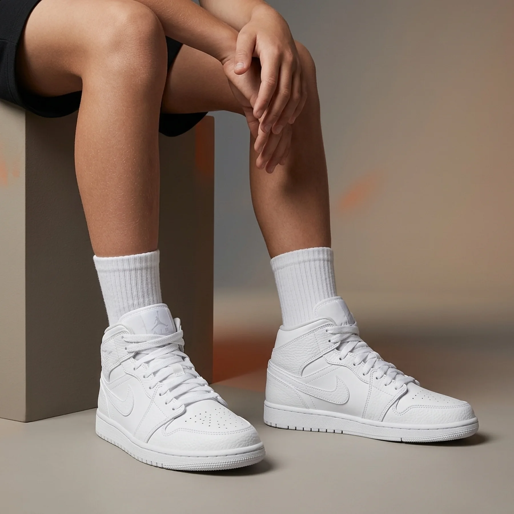 Кросівки дитячі Air Jordan 1 Mid GS 'Triple White Tumbled Leather' 2050