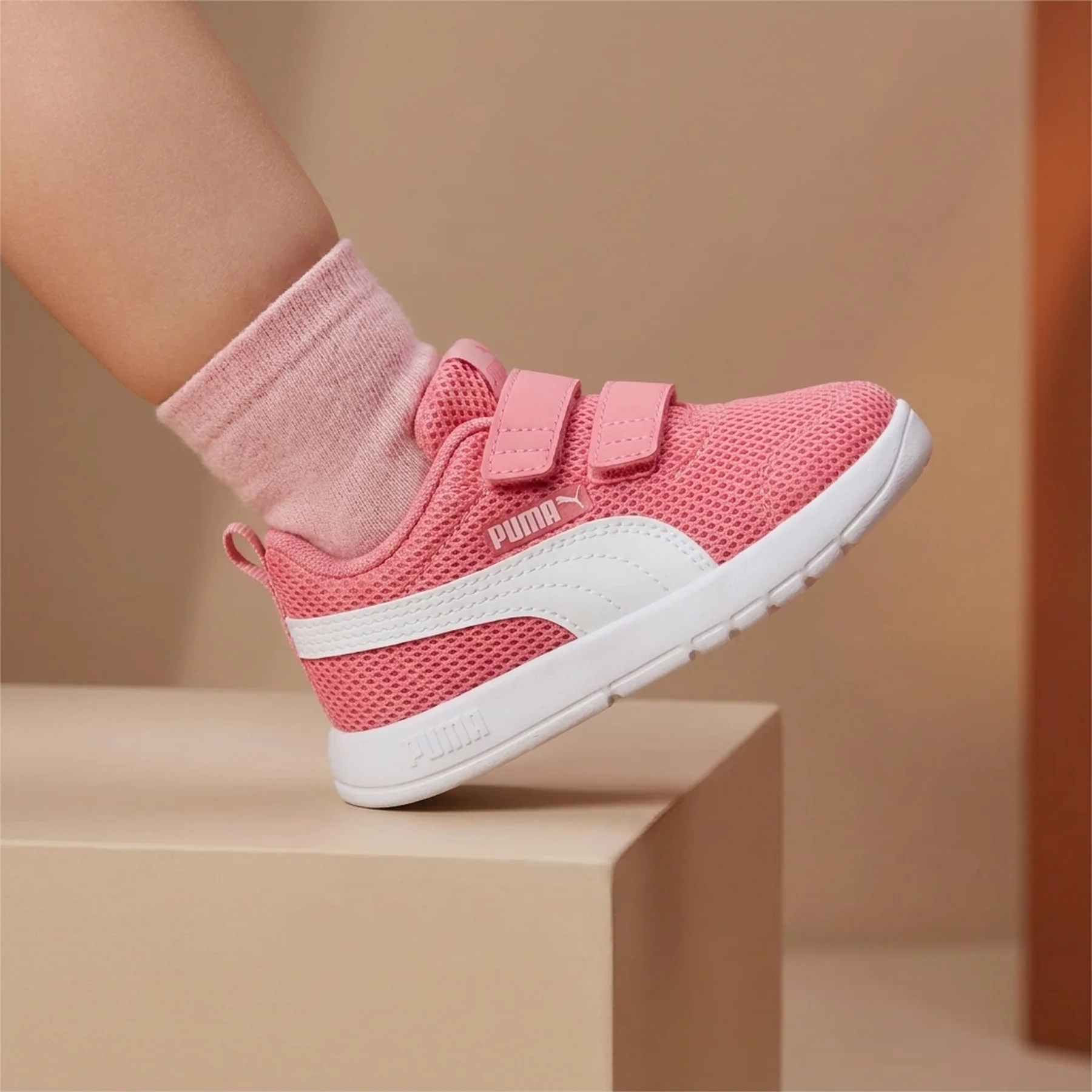 Кросівки дитячі Courtflex V3 Mesh Inf 39808621 Puma 4,5 (21) Розовий