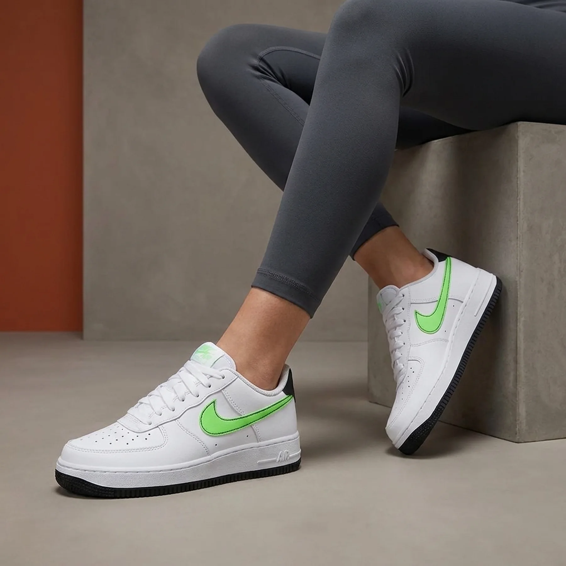 Кросівки жіночі Nike Air Force 1 Gs (FV5948-106)