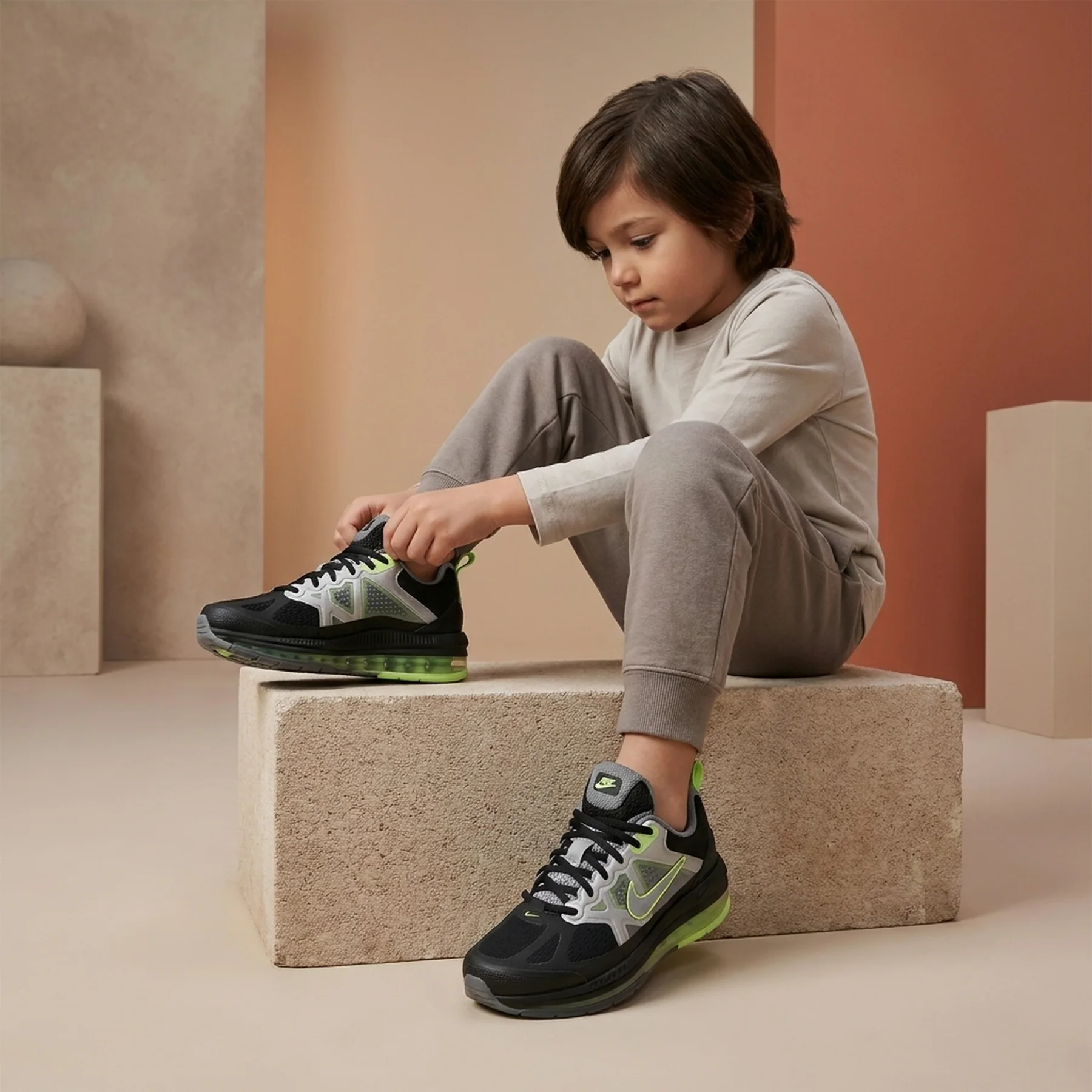 Кросівки дитячі Nike Air Max Genome (CZ4652-006)