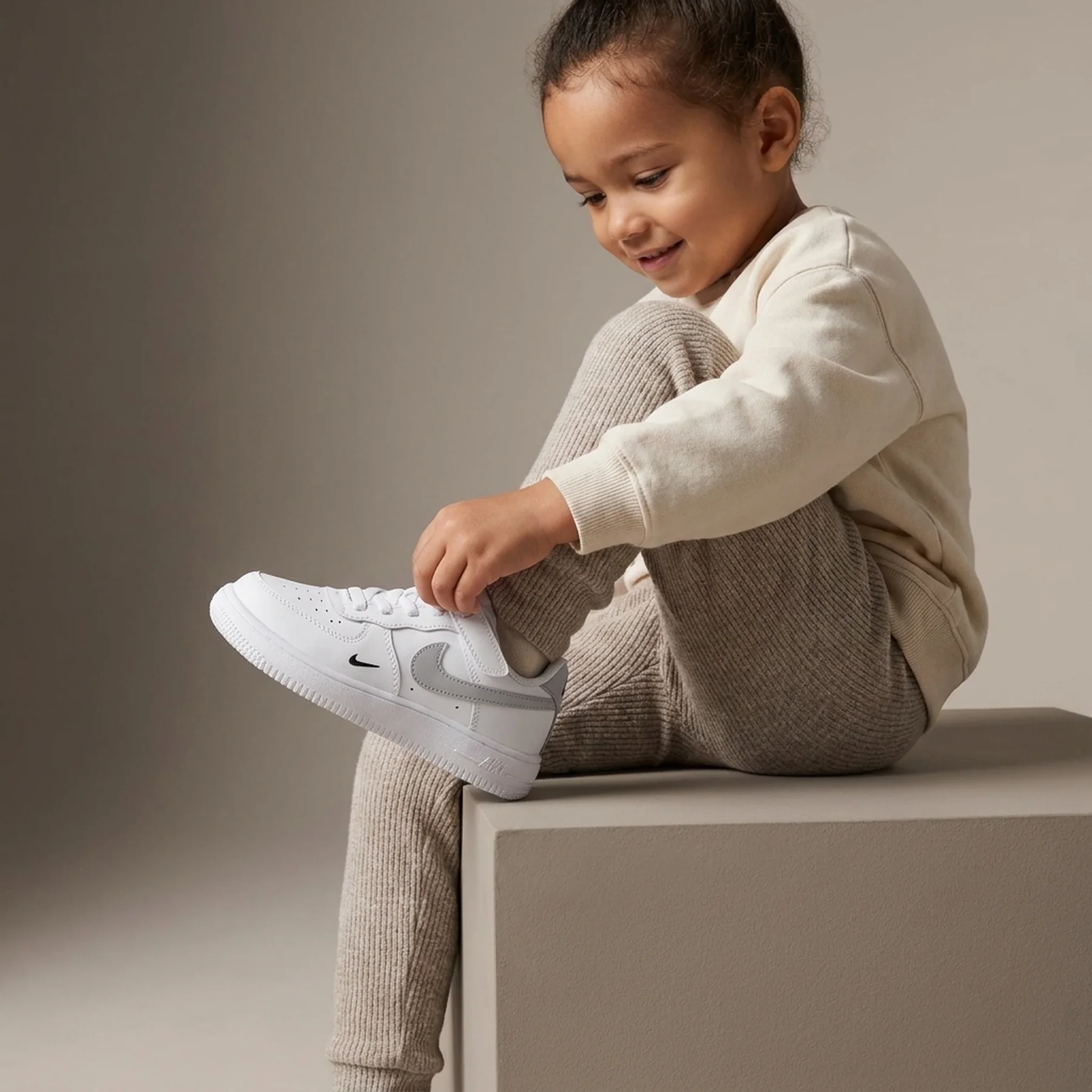 Кросівки дитячі Nike Force 1 Easyon Ps White (HM9652-100)