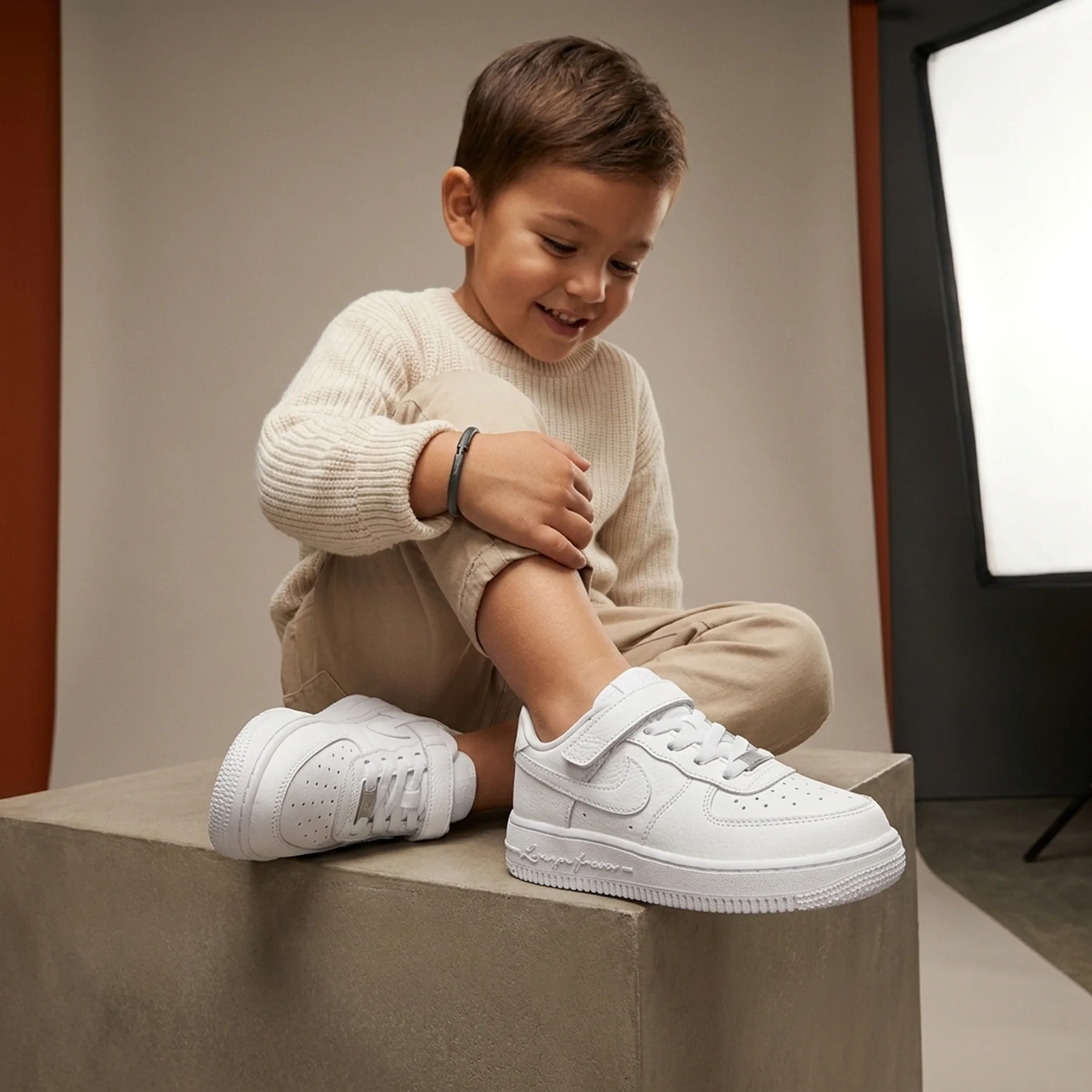 Кросівки дитячі Nike Force 1 Low (HJ7925-100)