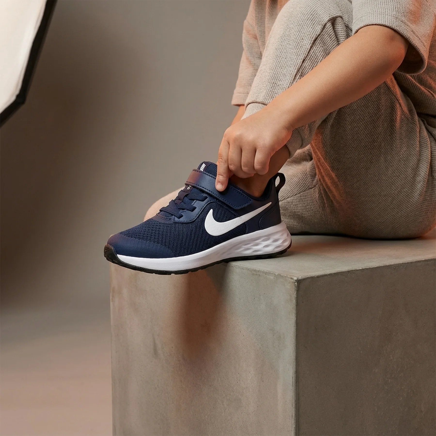 Кросівки дитячі Nike Revolution 6 (DD1094-400)