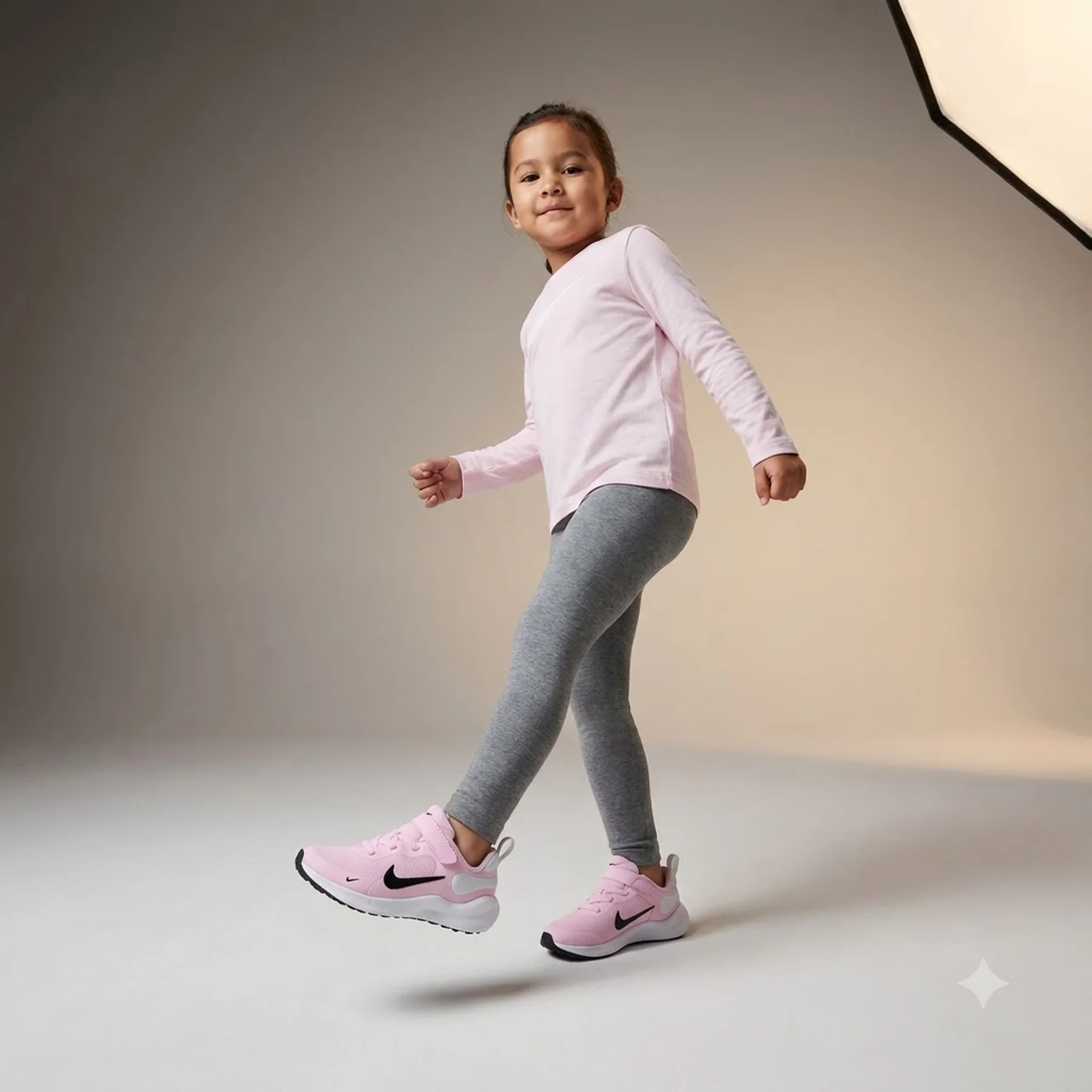 Кросівки дитячі Nike Revolution 7 (FB7690-600)