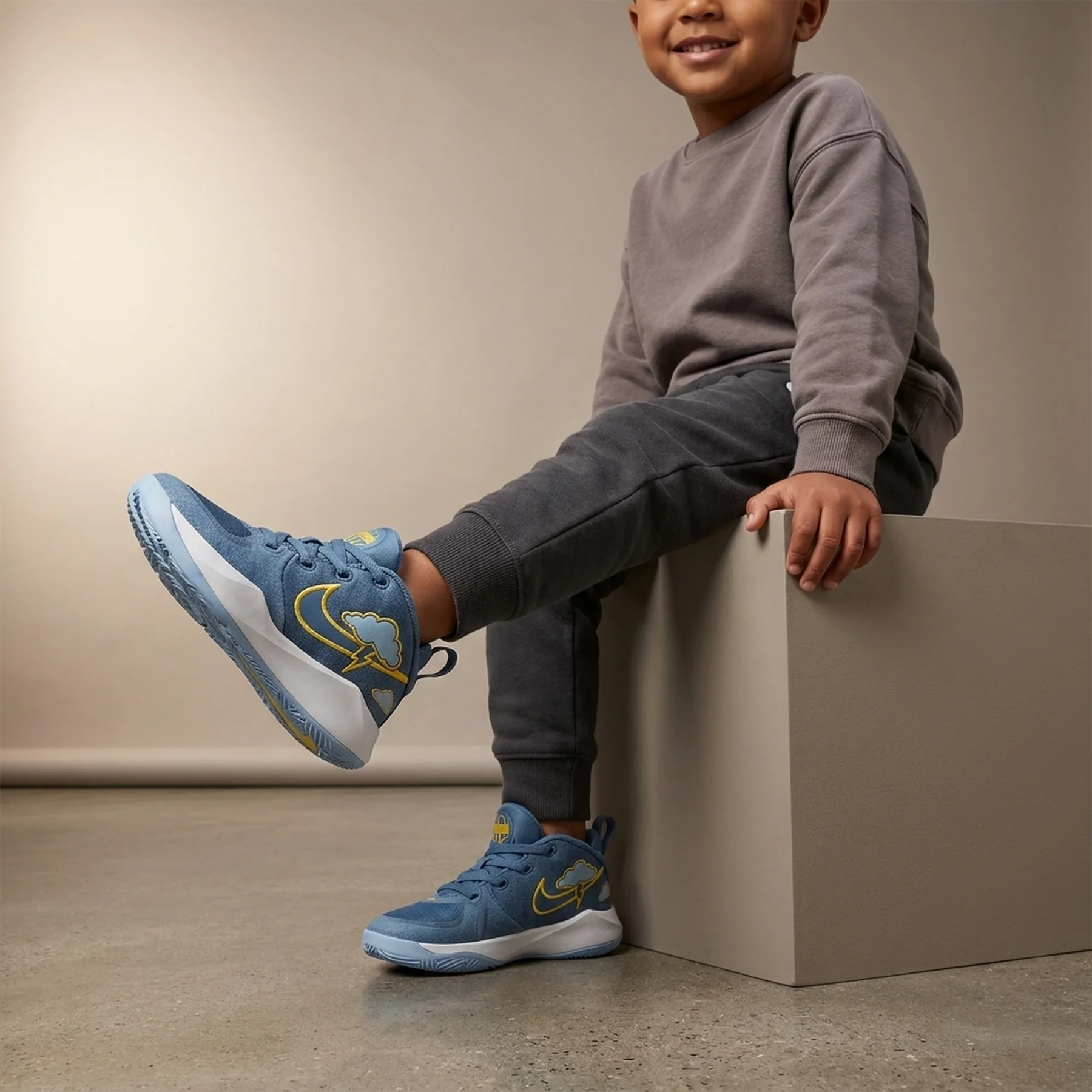 Кросівки дитячі Nike Team Hustle D 10 Dream (DD0792-410)