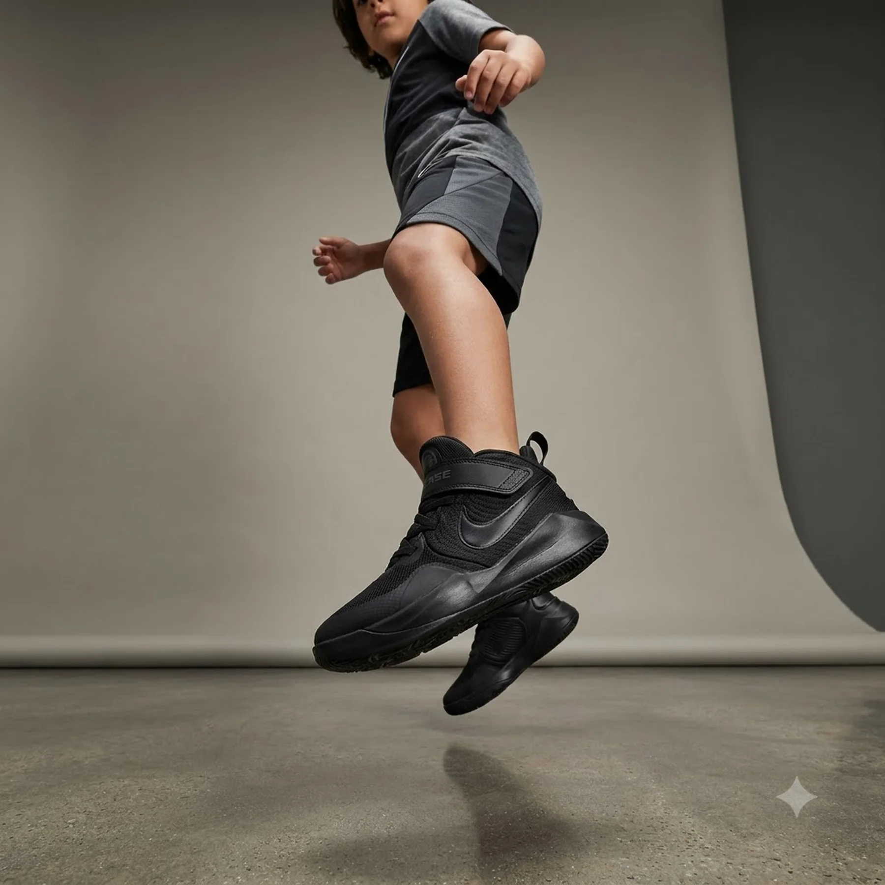 Кросівки дитячі Nike Team Hustle D 9 Flyease (BV2951-010)