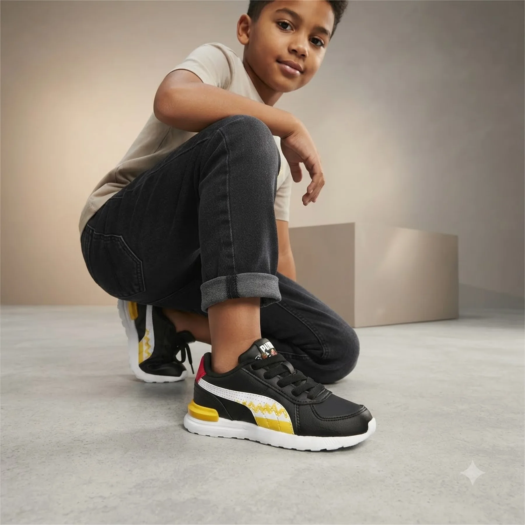 Кросівки дитячі Puma Peanuts X Graviton Snoopy Black (380940-01)