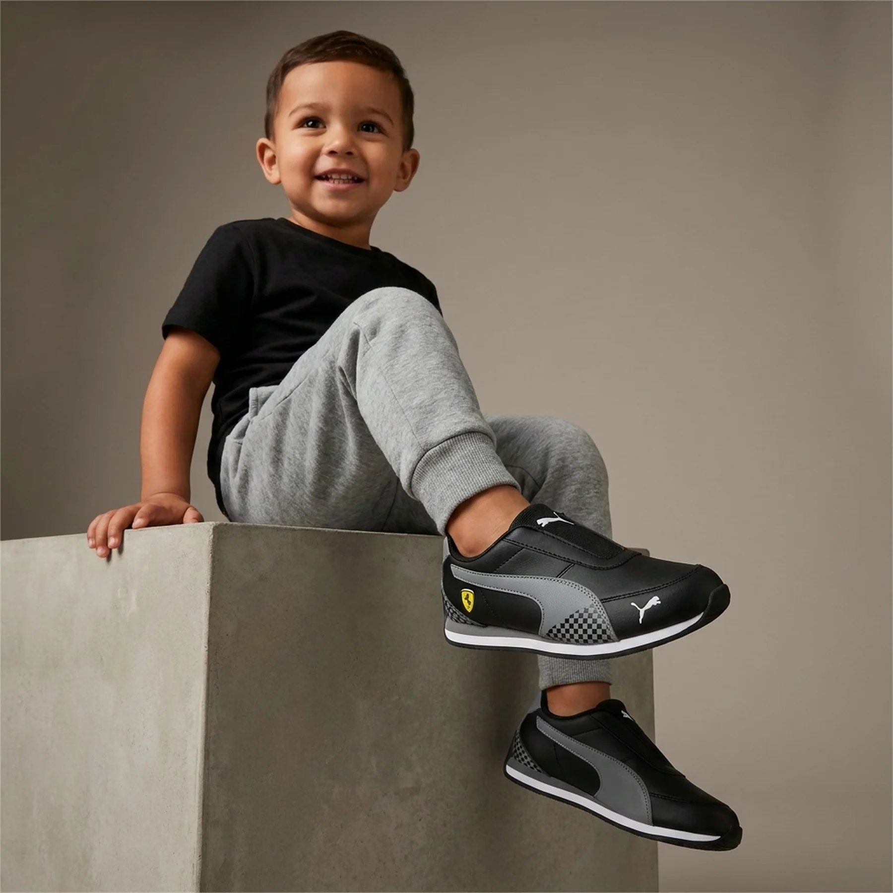 Кросівки дитячі Puma Scuderia Ferrari Bao Kart Black/Grey (307048-01)