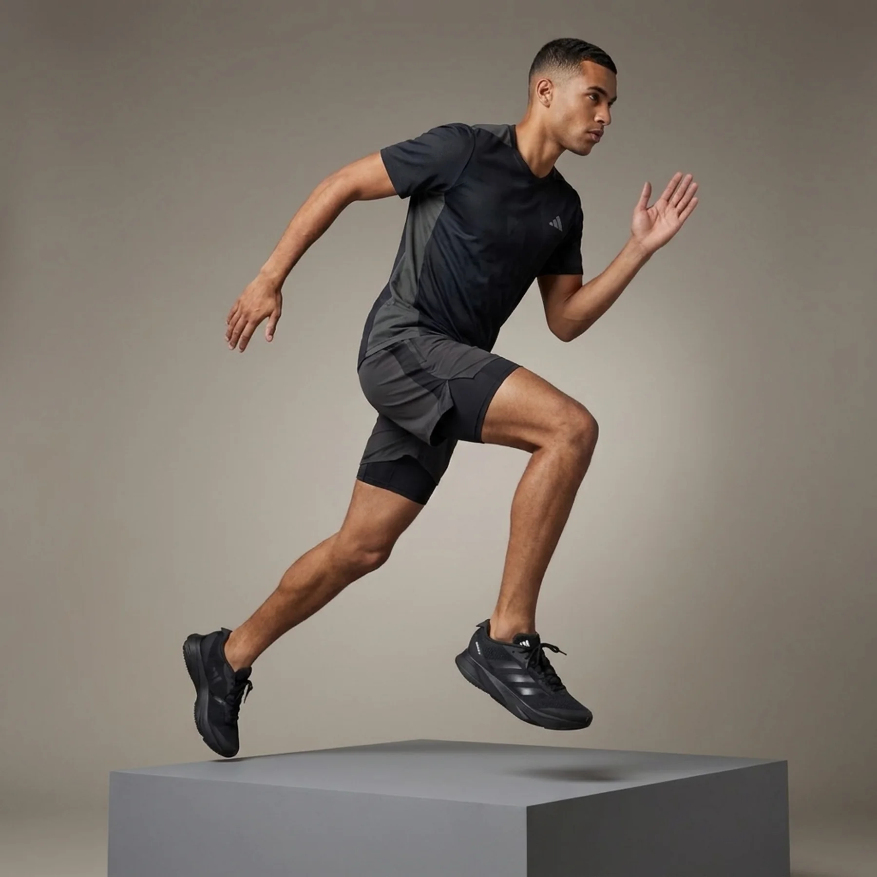 Кросівки для бігу ADIDAS ADIZERO SL Performance HQ1348