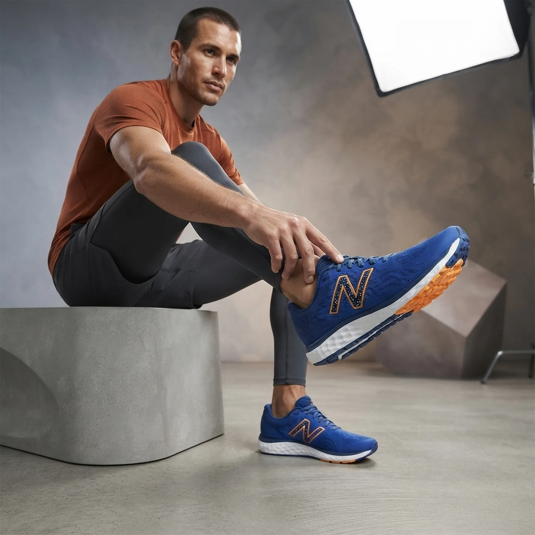 Кросівки для бігу чоловічі New Balance Fresh Foam 680 V7 (M680BN7)