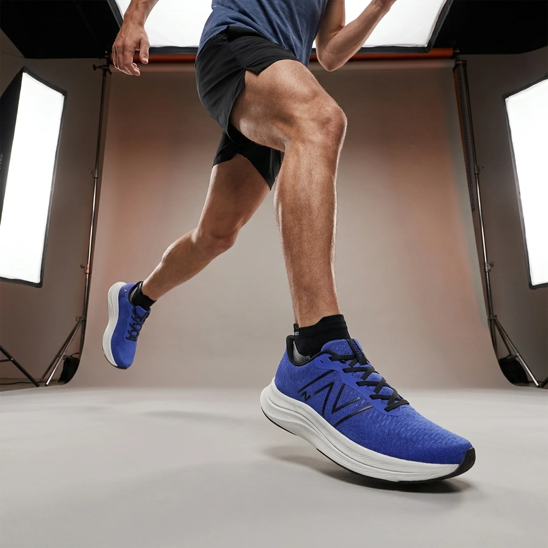 Кросівки для бігу чоловічі New Balance Fuelcell Propel (MFCPRLN4)