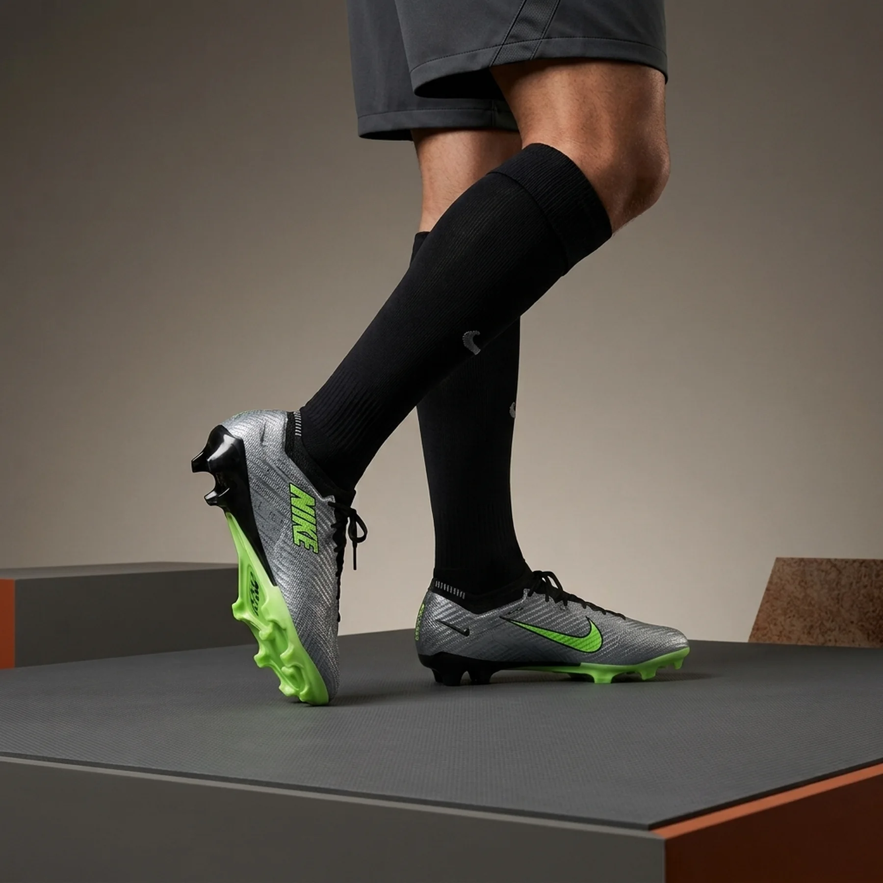 Кросівки для бігу чоловічі Nike Air Zoom Mercurial Vapor Elite Xxv (FB8395-060)