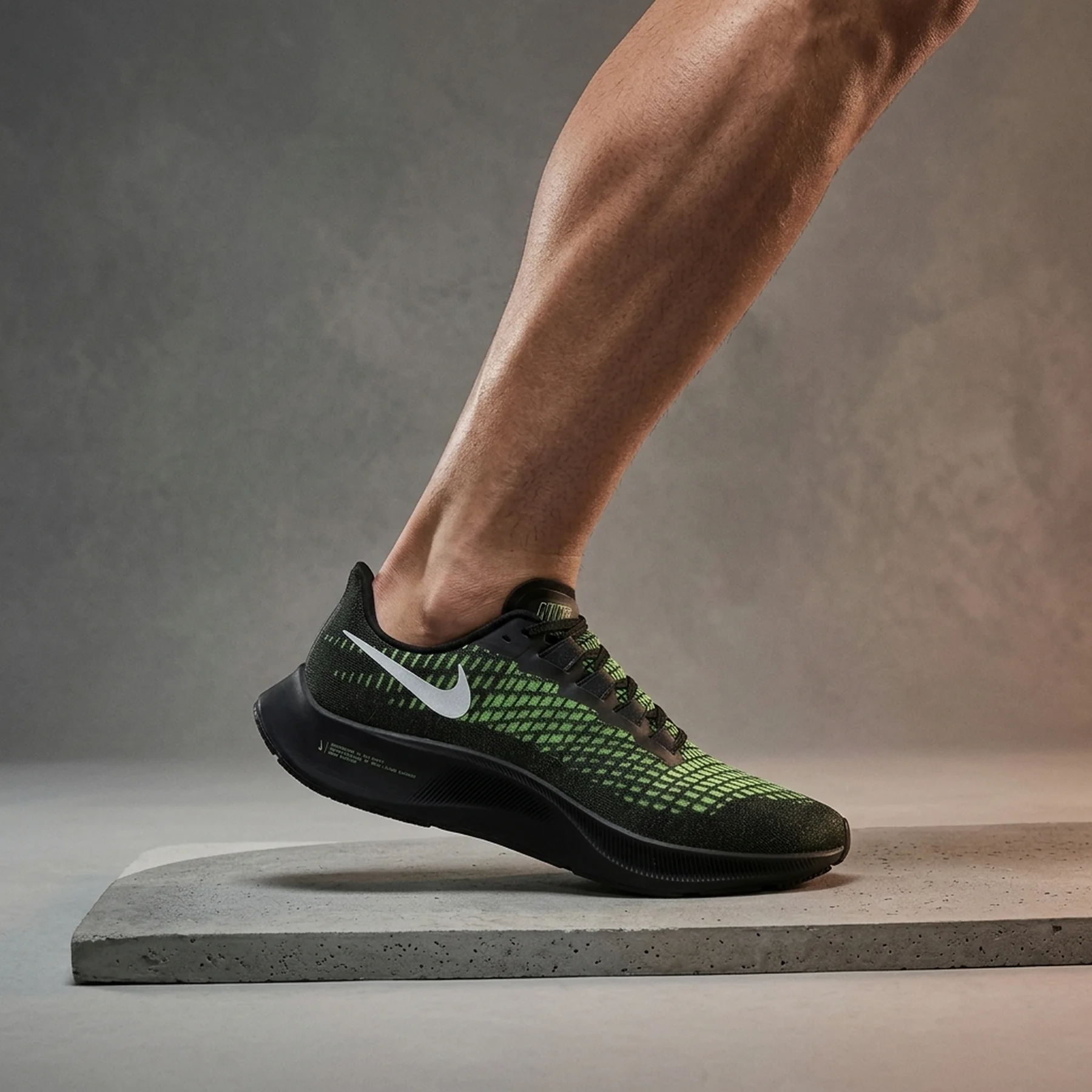 Кросівки для бігу чоловічі Nike Air Zoom Pegasus 37 (DH4264-001)