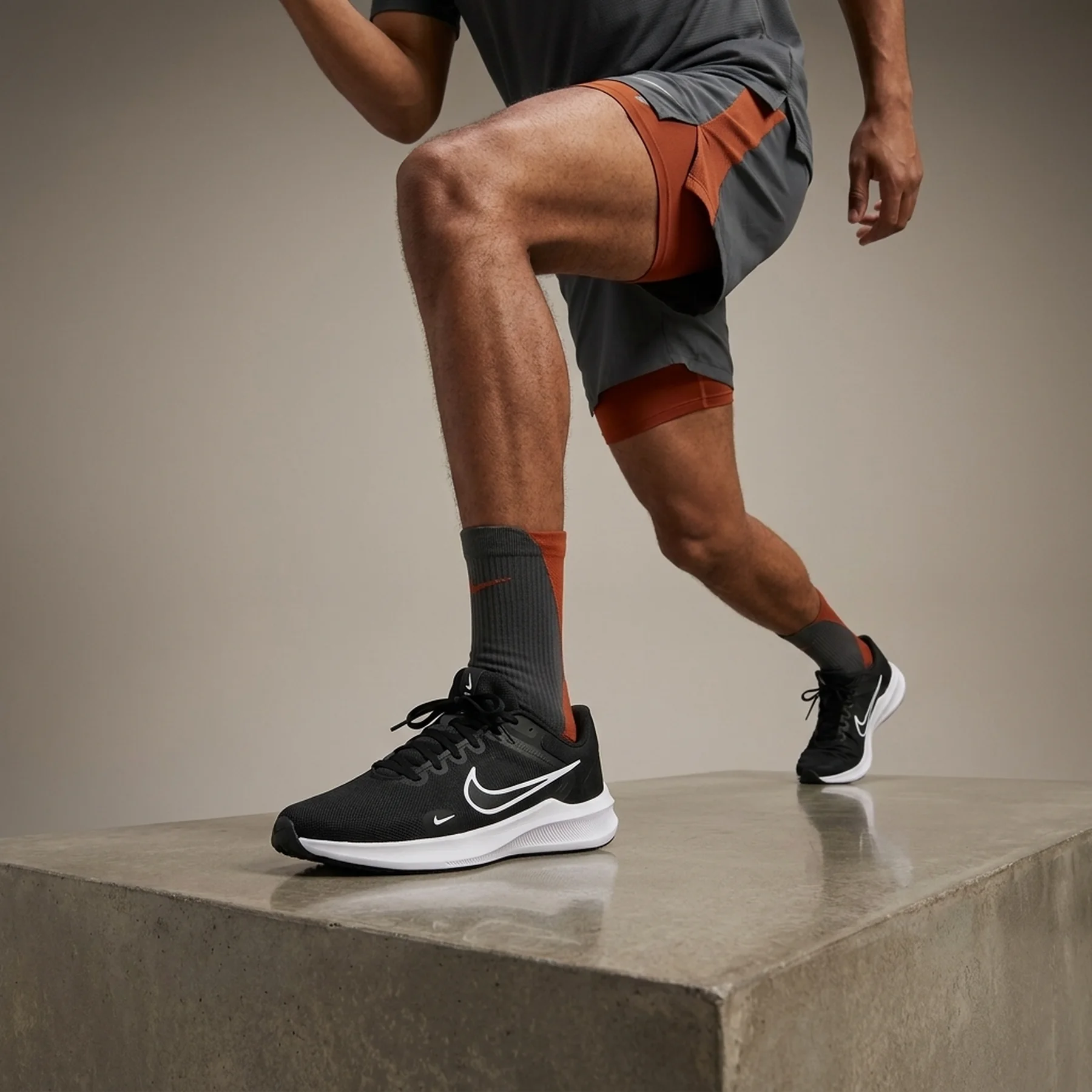 Кросівки для бігу чоловічі Nike Downshifter 12 (DD9293-001)