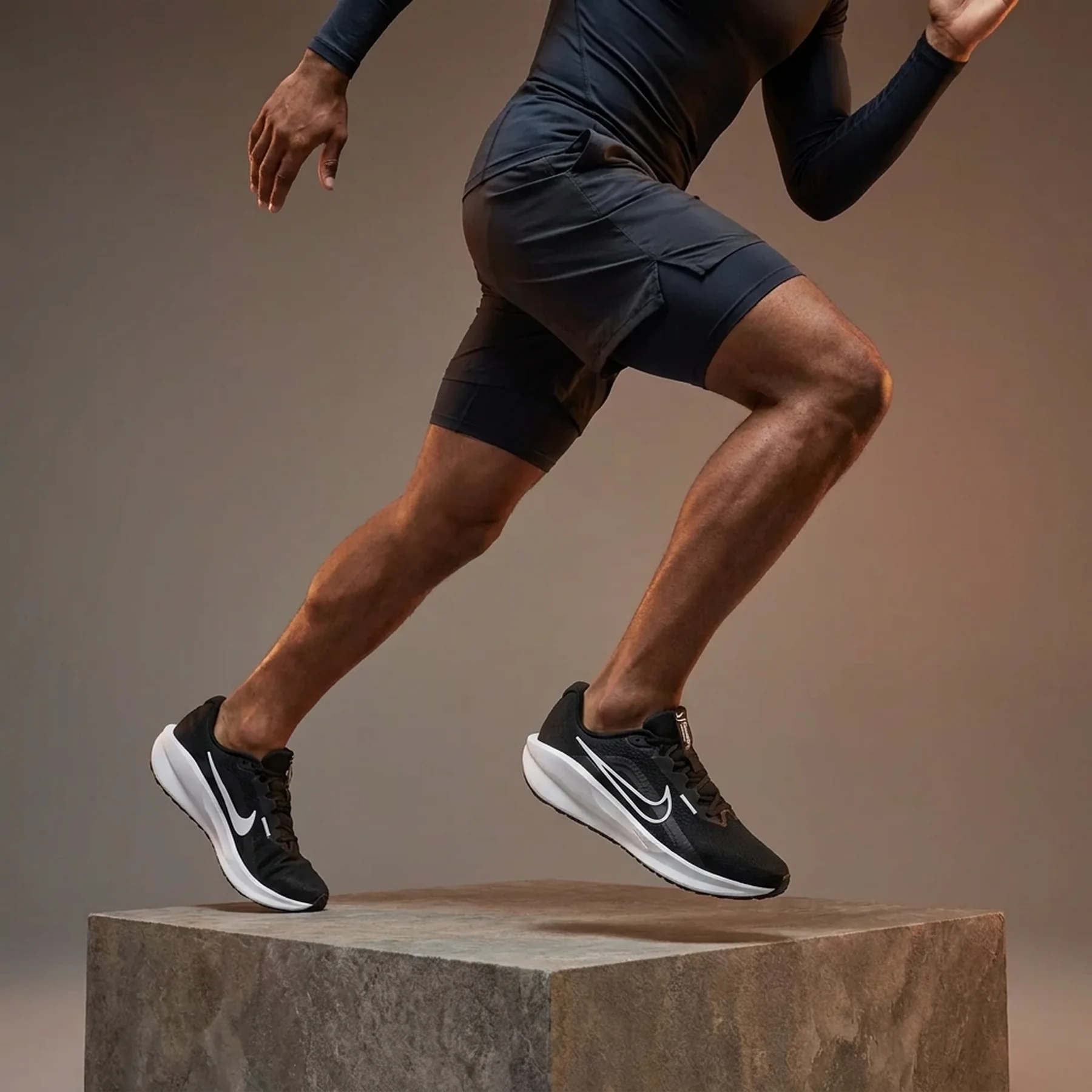 Кросівки для бігу чоловічі Nike Downshifter 13 (FD6454-001)