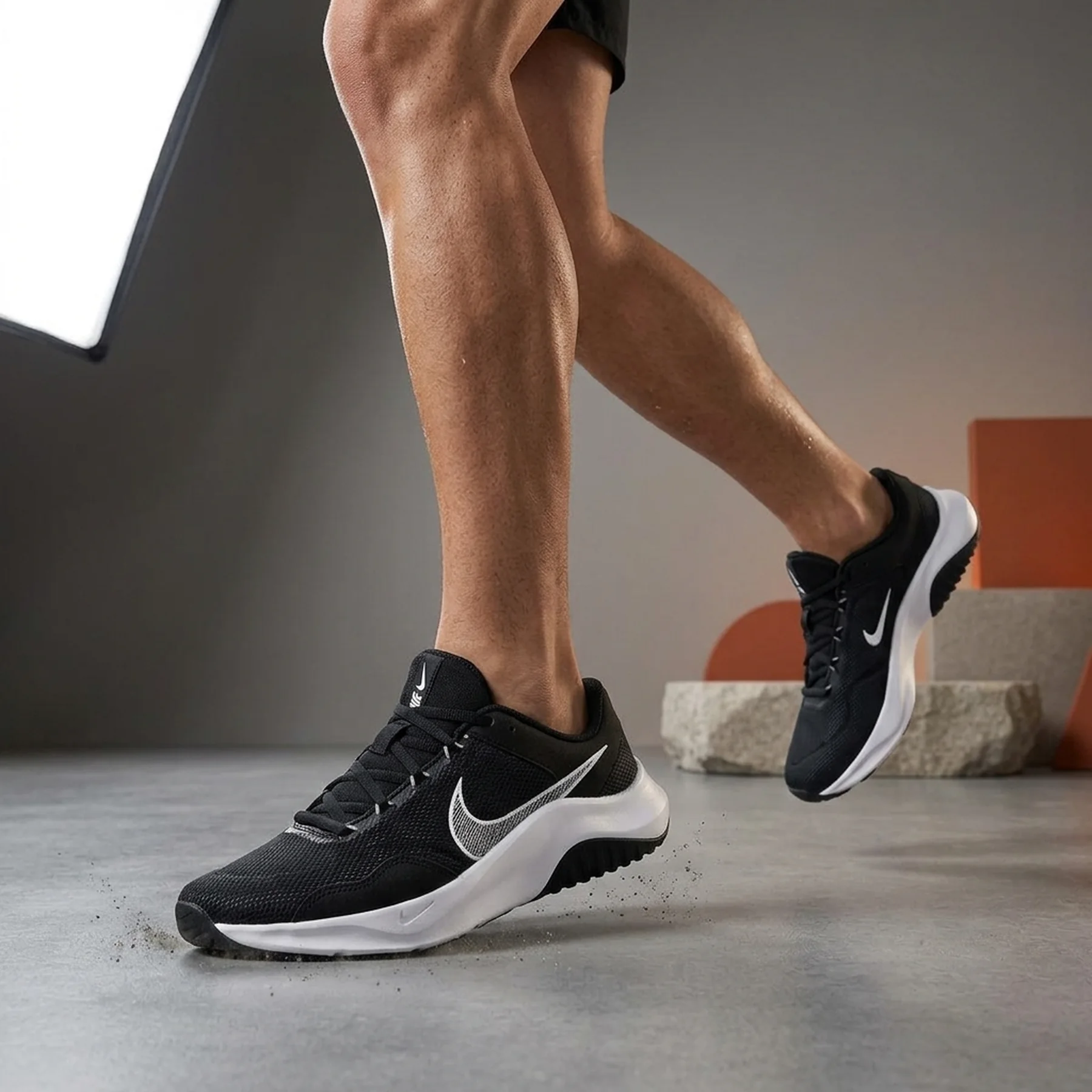 Кросівки для бігу чоловічі Nike Legend Essential 3 Next Nature Training (DM1120-001)