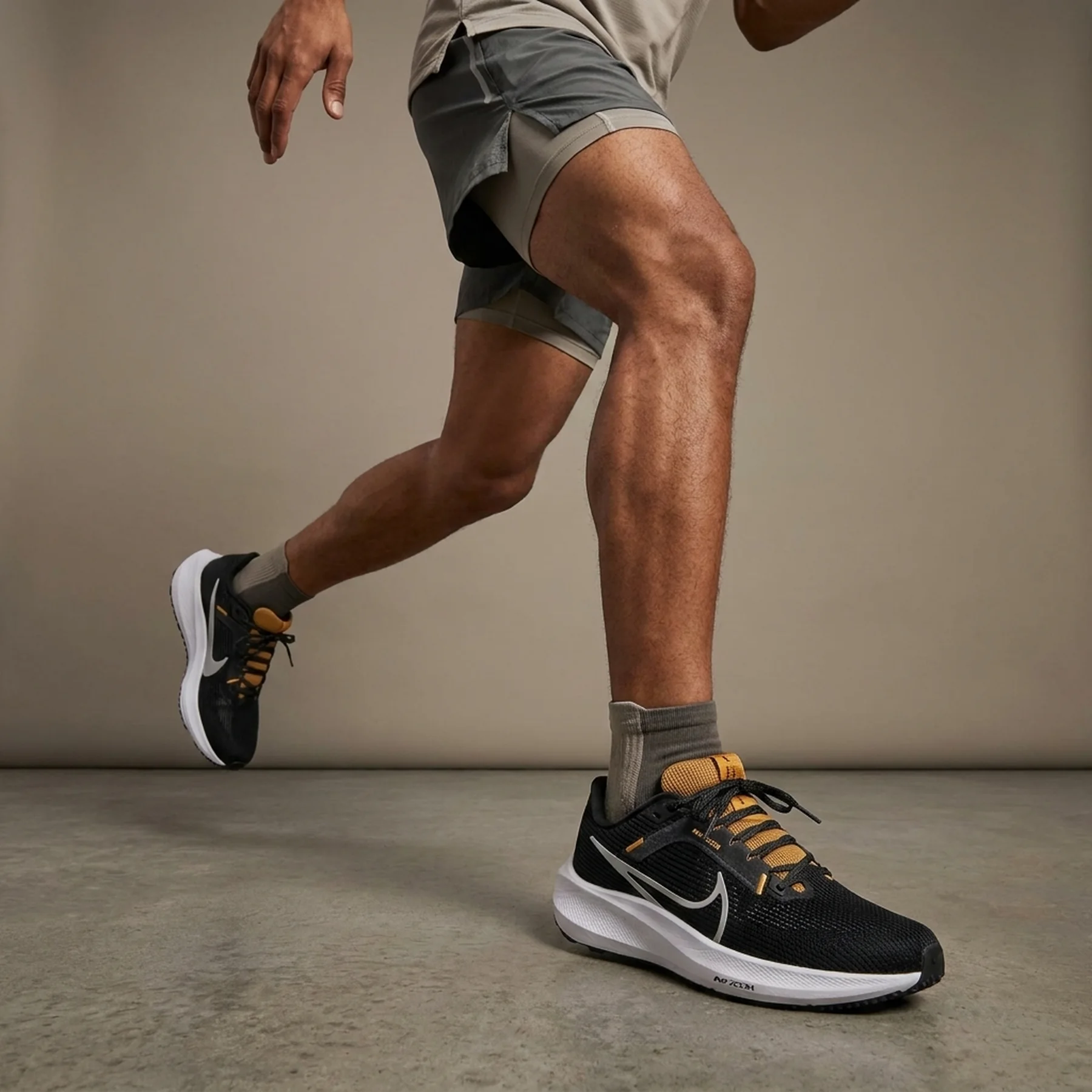 Кросівки для бігу чоловічі Nike Pegasus 40 Premium (FB7179-001)