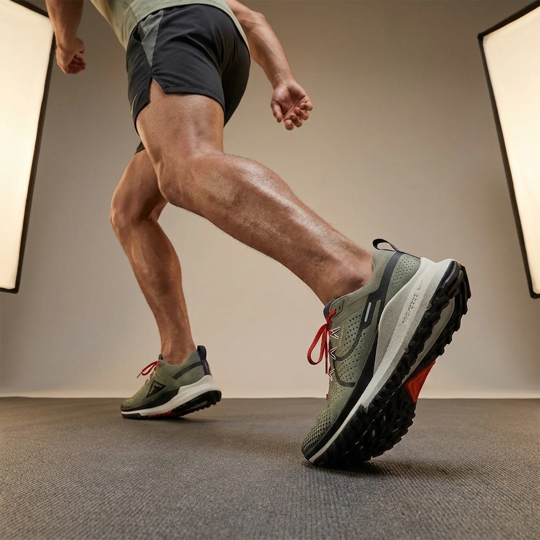 Кросівки для бігу чоловічі Nike Pegasus Trail 4 (DJ6158-007)