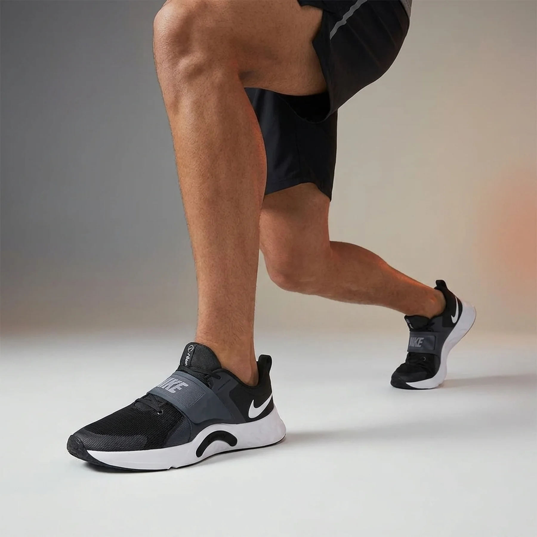 Кросівки для бігу чоловічі Nike Renew Retaliation 4 (DH0606-001)