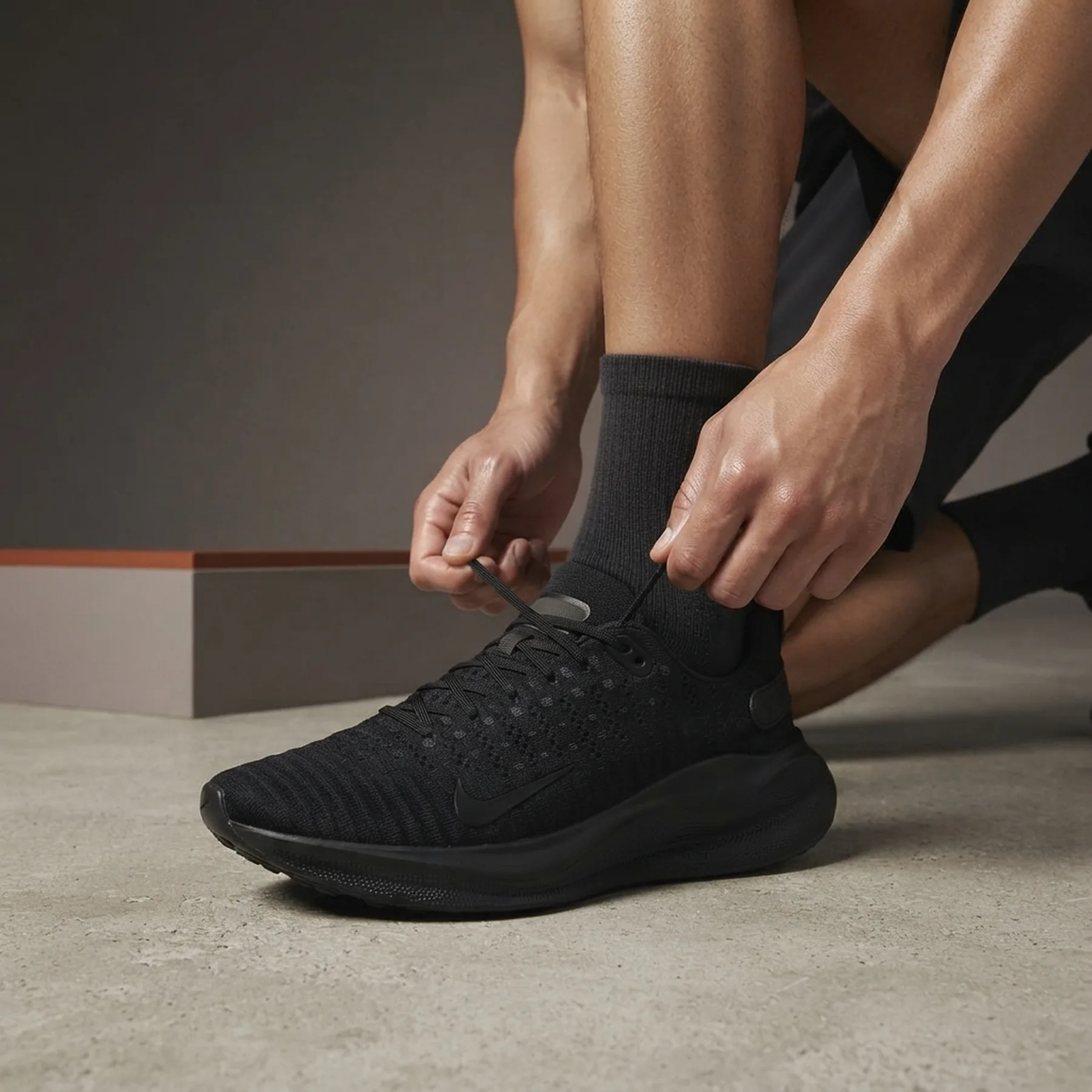 Кросівки для бігу чоловічі Nike Road Running Shoes (DR2665-004)