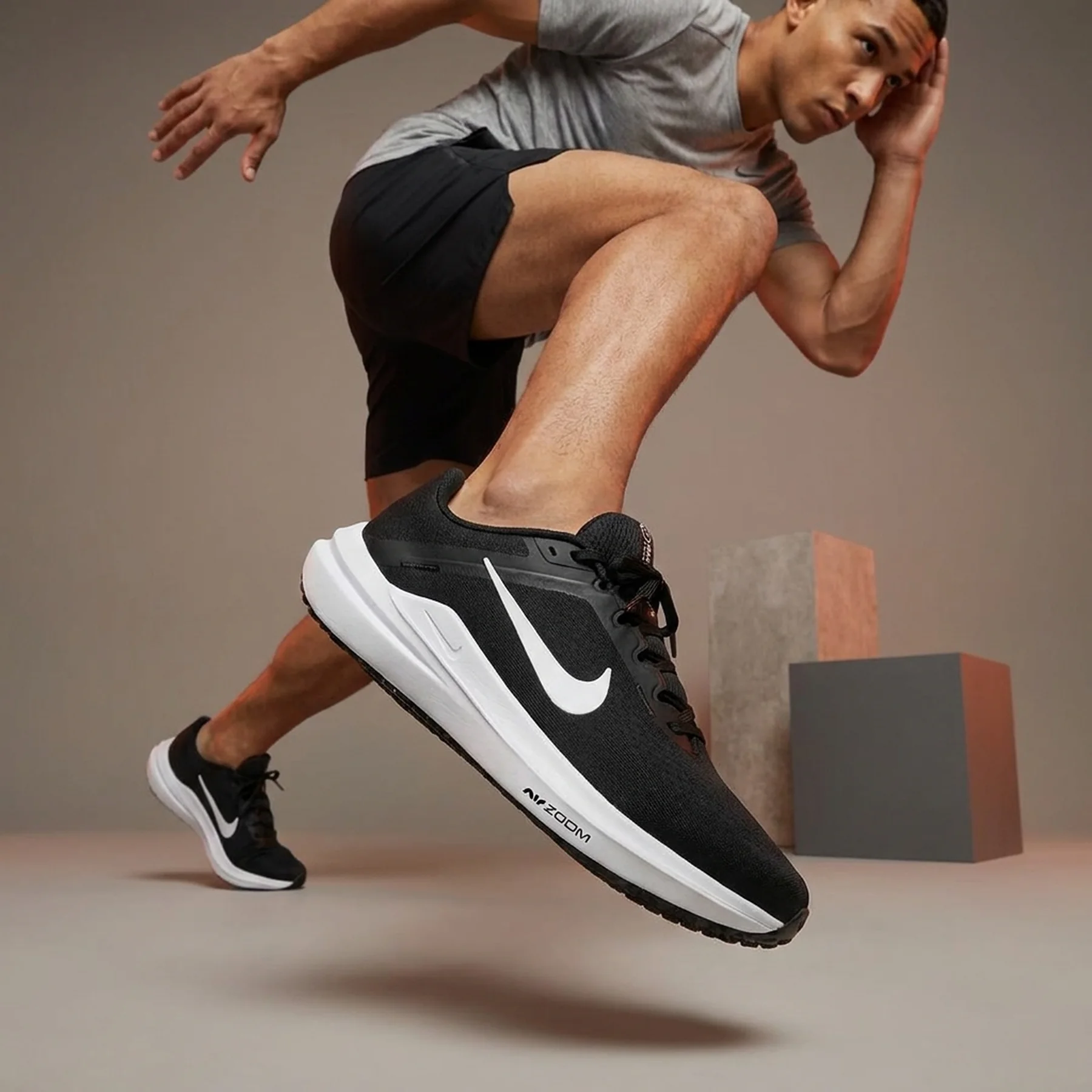 Кросівки для бігу чоловічі Nike Winflo 10 (DV4022-003)