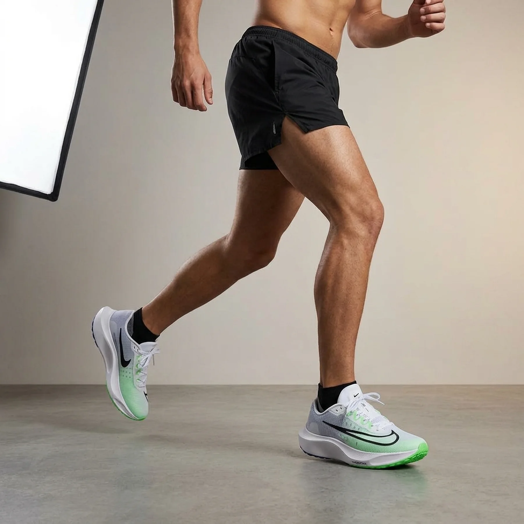 Кросівки для бігу чоловічі Nike Zoom Fly 5 (DM8968-101)