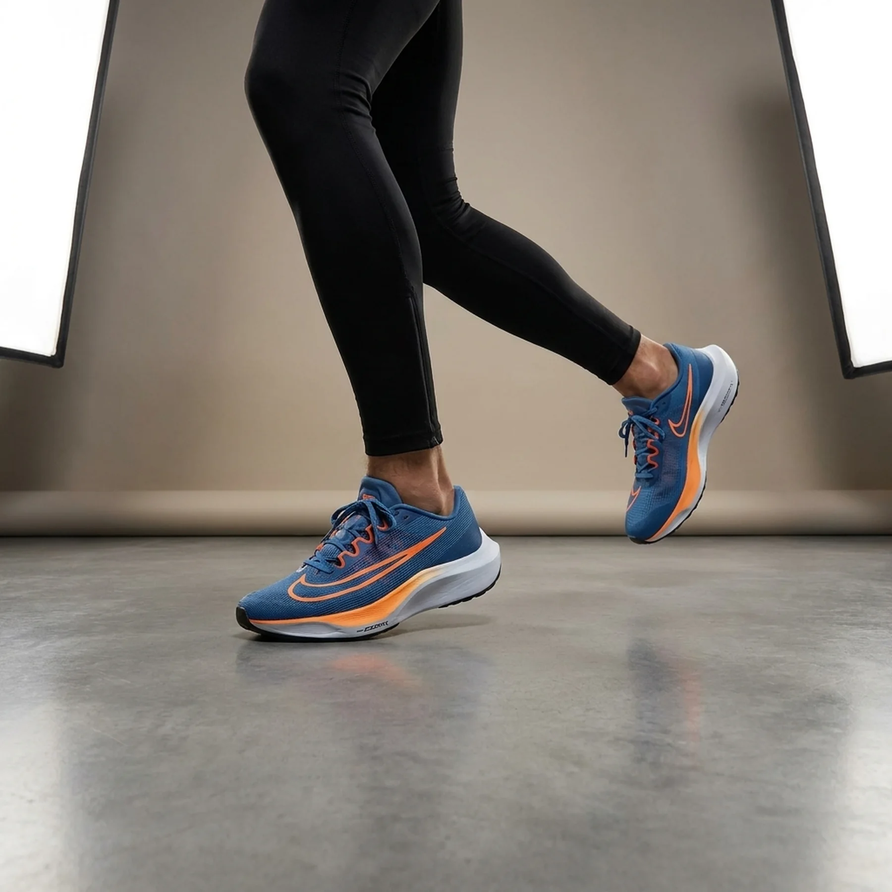 Кросівки для бігу чоловічі Nike Zoom Fly 5 Men's Road Running Shoes (DM8968-402)