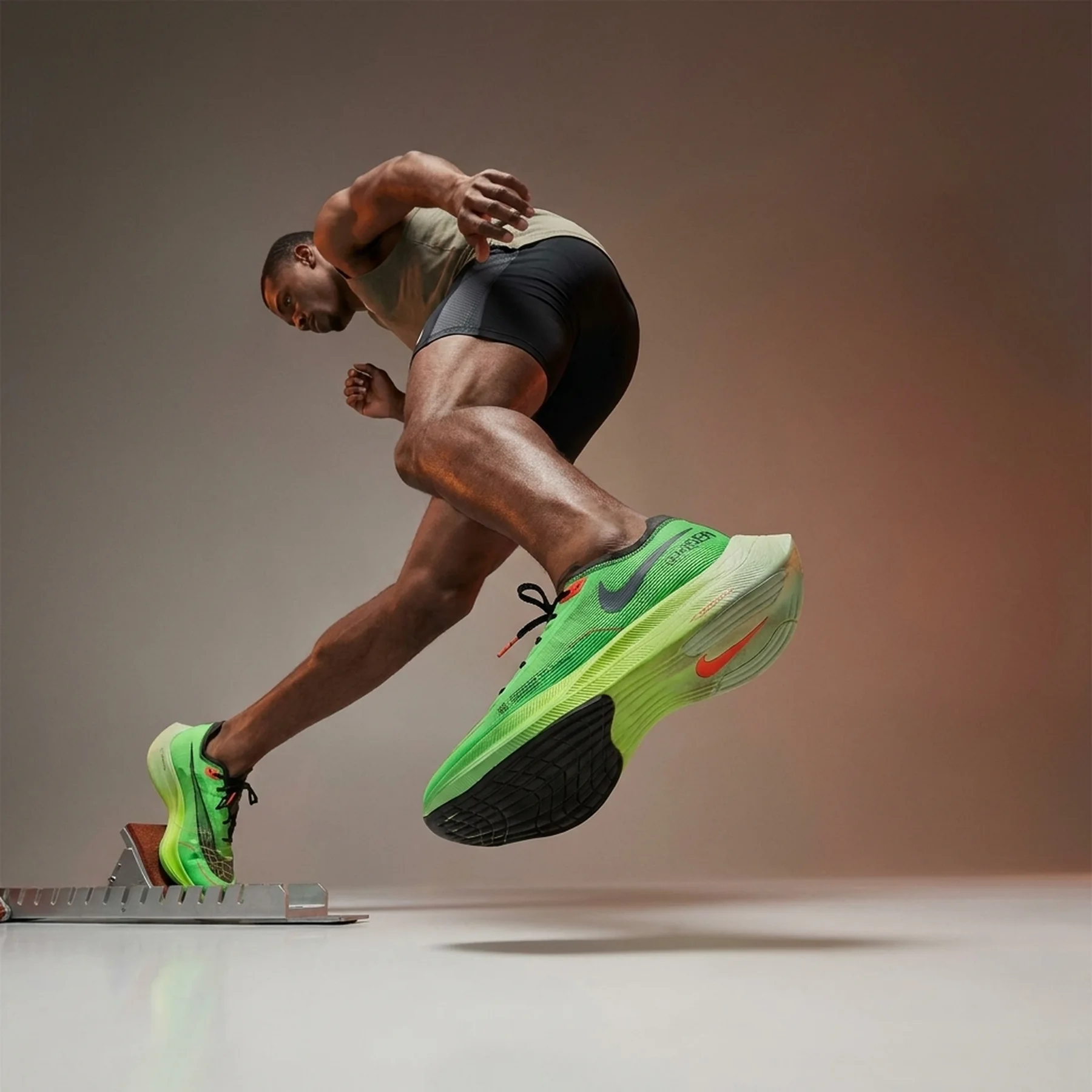 Кросівки для бігу чоловічі Nike Zoomx Vaporfly (DZ4779-304)