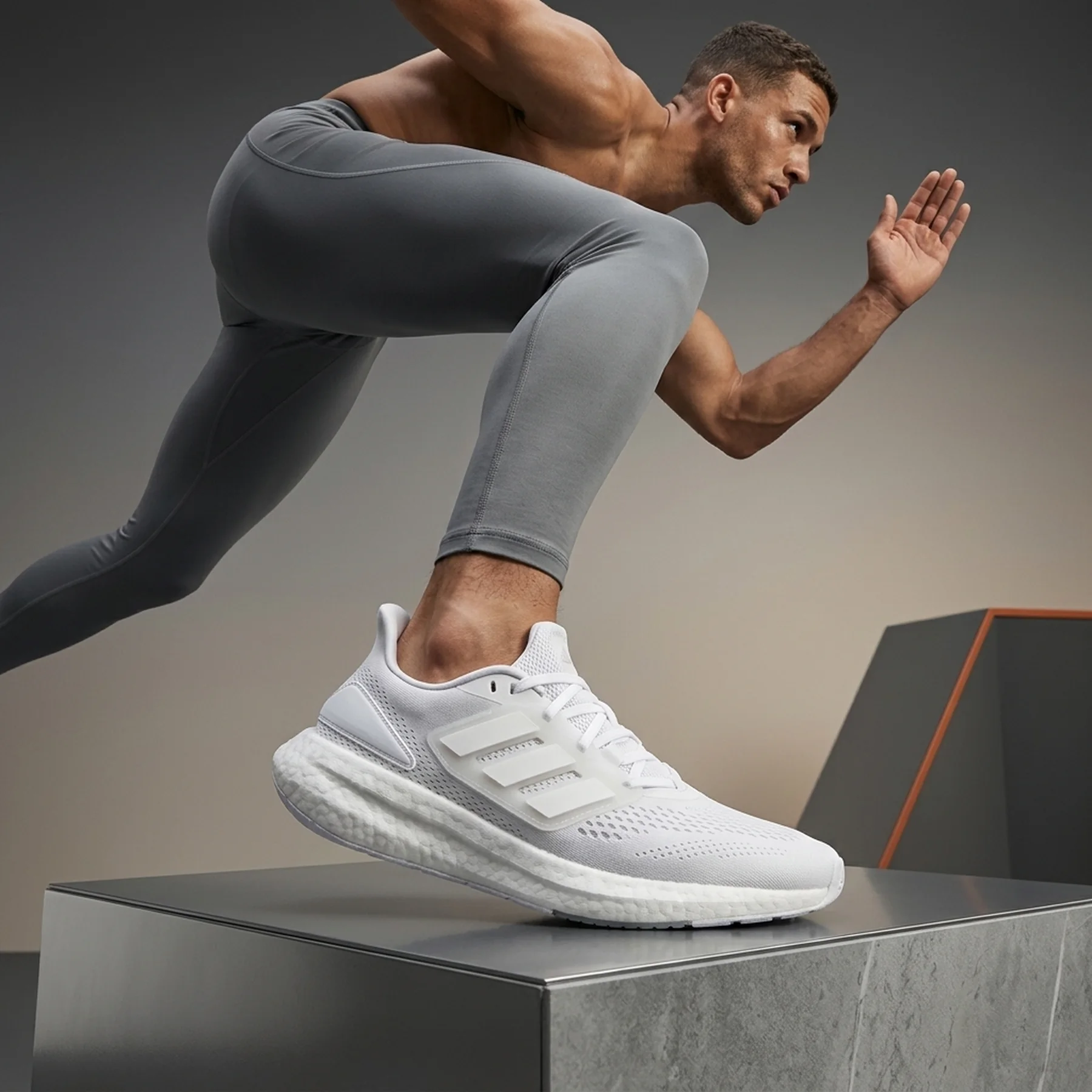 Кросівки для бігу чоловічі Adidas Pureboost 22 (GY4705)