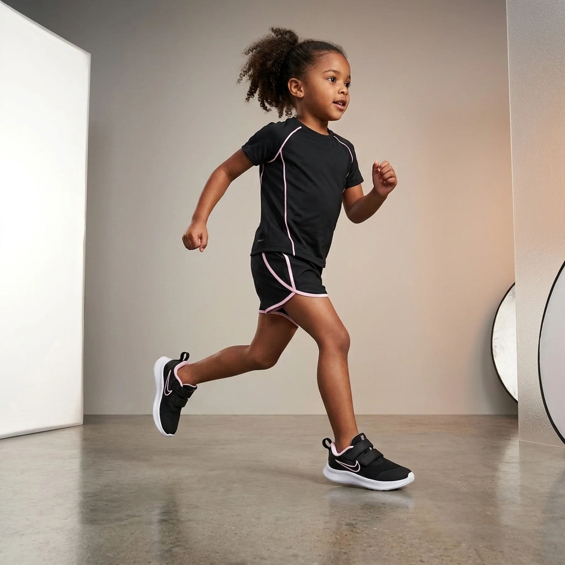 Кросівки для бігу дитячі Nike Star Runner 3 (DA2778-002)